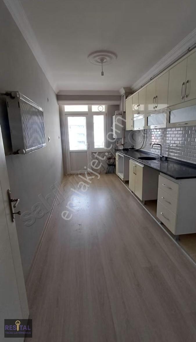 Çanakkale Merkez Troya Caddesinde Kiralık 3+1 120 M2 - Görsel 8