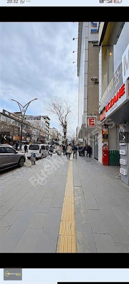 Business Keys'ten Beşyol Balık Heykeli Yanında Satılık Dükkan