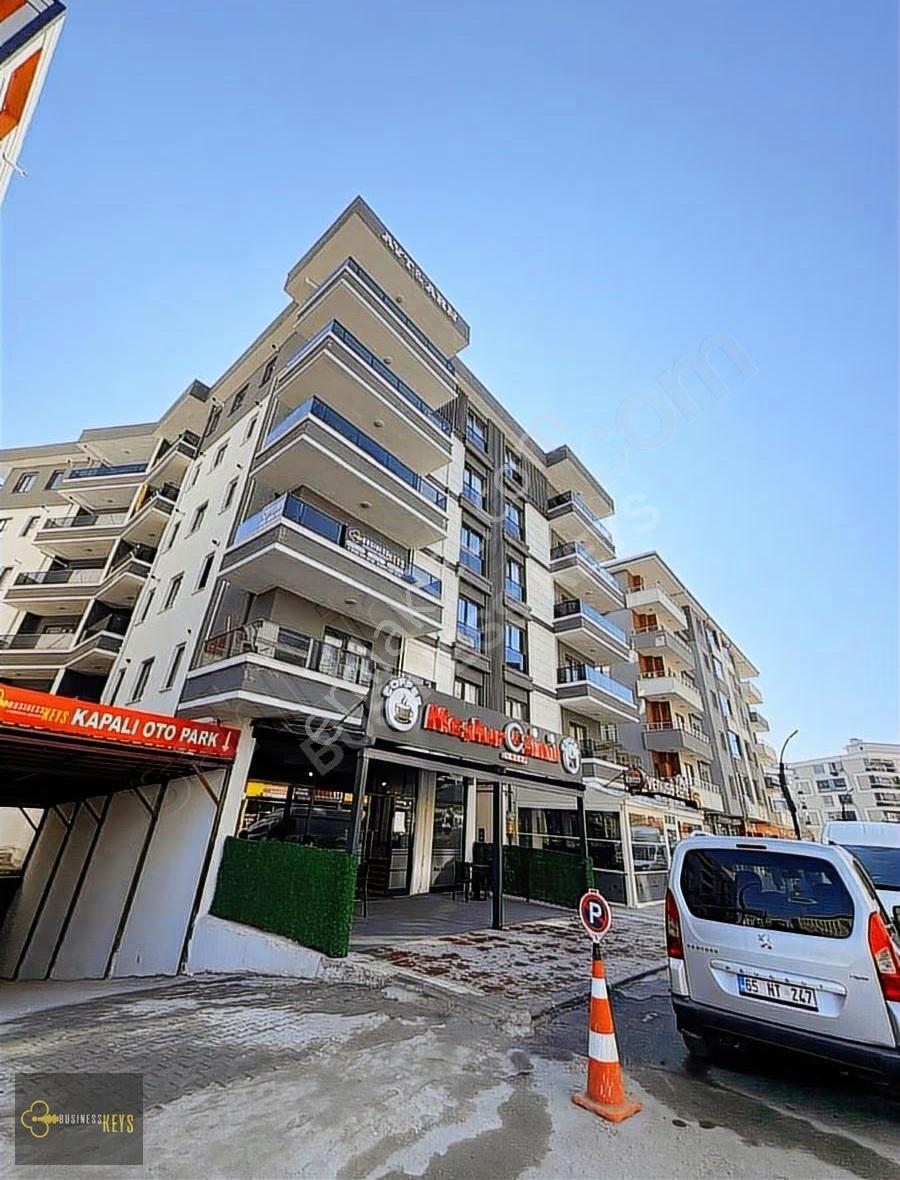 Business Keys'ten Tiyatro Arkasında Lüx Eşyal 1+1 Satılık Daire