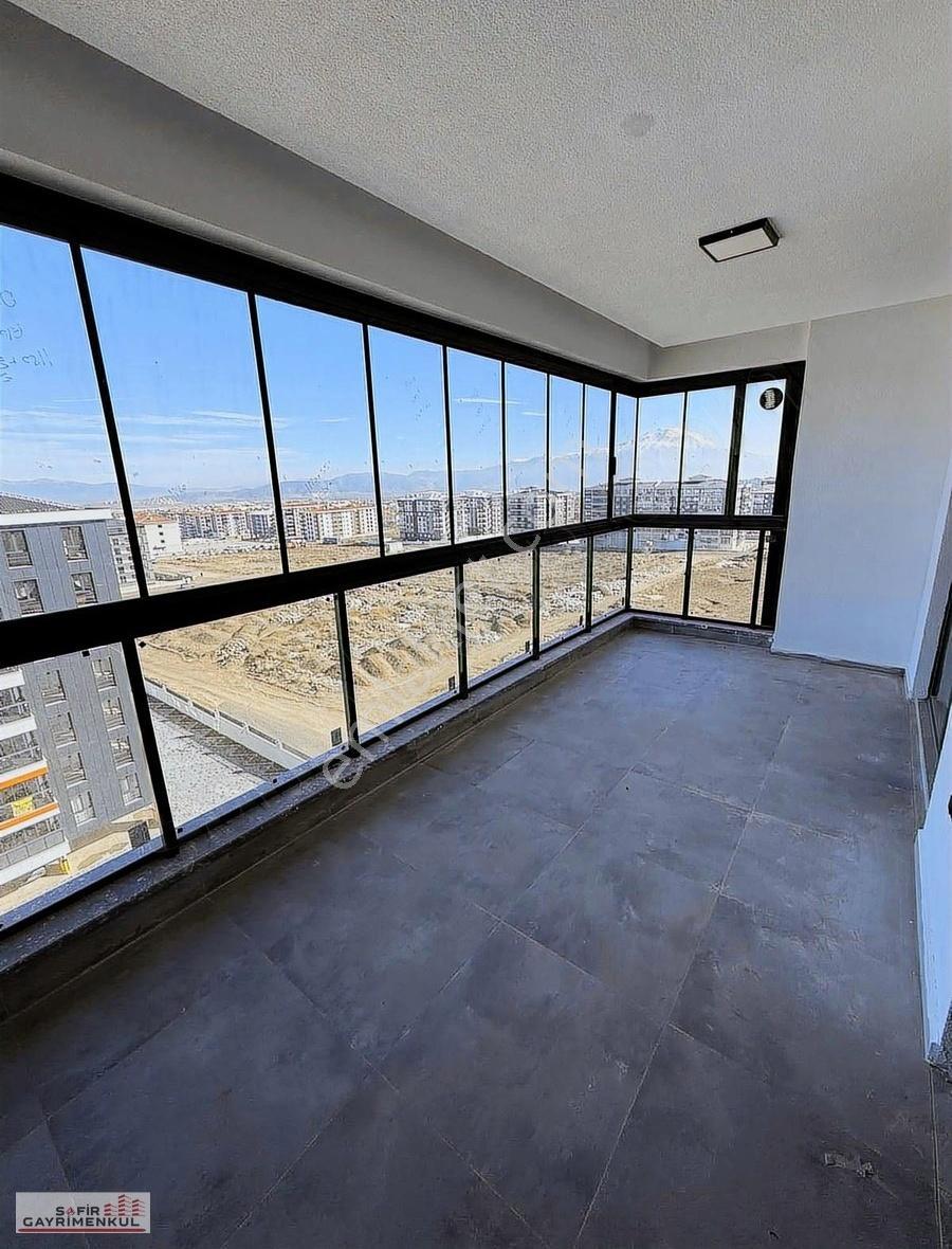 Deregümü'de Ana Cadde Üzeri Sıfır Kiralık 3+1 Lüks Daire - Görsel 8