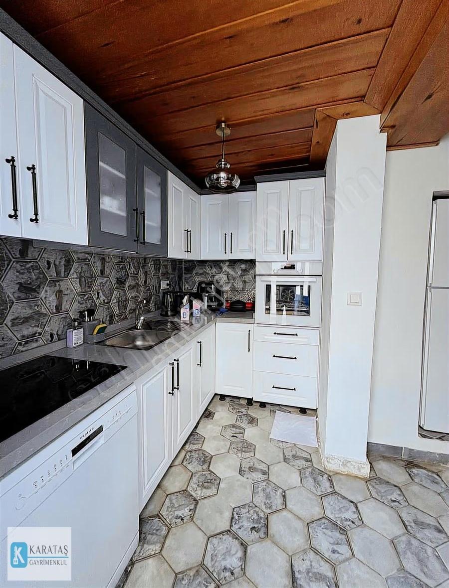 Ayvalık Merkezde Tamamen Yenlenmiş Bahçeli Ve Eşyalı Müstakl Ev - Görsel 25