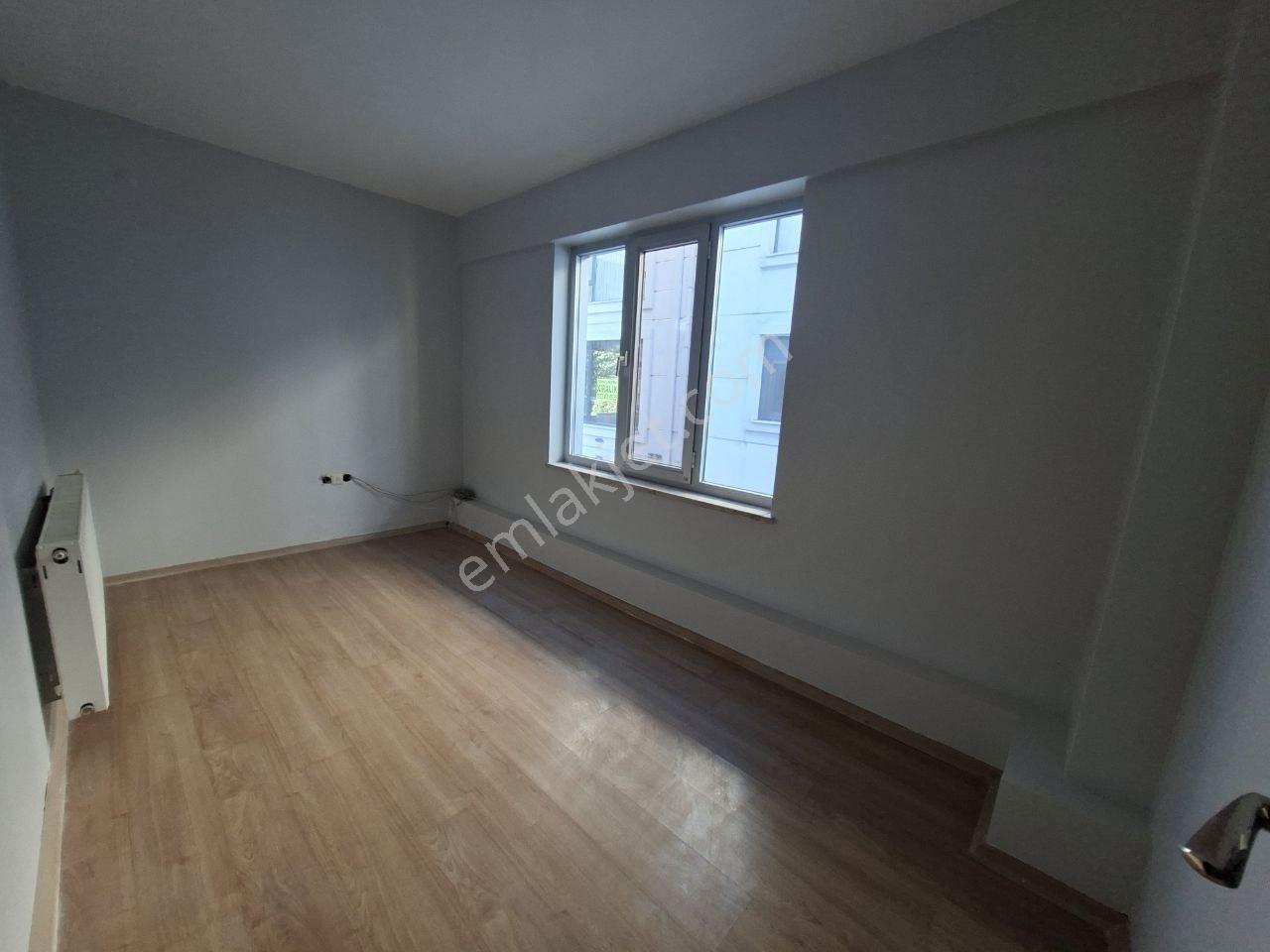 Hak Emlaktan Camikebirde Tam Merkezi Konumda Kiralık 1+1 Ofisler - Görsel 33