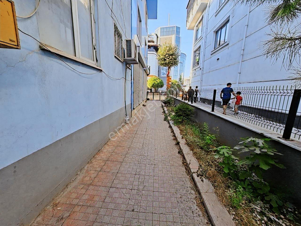 Hak Emlaktan Camikebirde Tam Merkezi Konumda Kiralık 1+1 Ofisler - Görsel 17