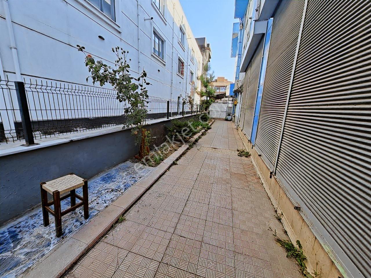 Hak Emlaktan Camikebirde Tam Merkezi Konumda Kiralık 1+1 Ofisler - Görsel 12