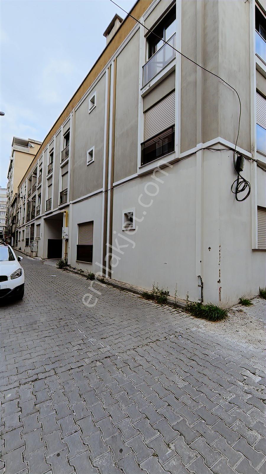 Bornova Ata Durağında Eşyalı 1+1 Doğalgazlı Kiralık Daire - Görsel 14