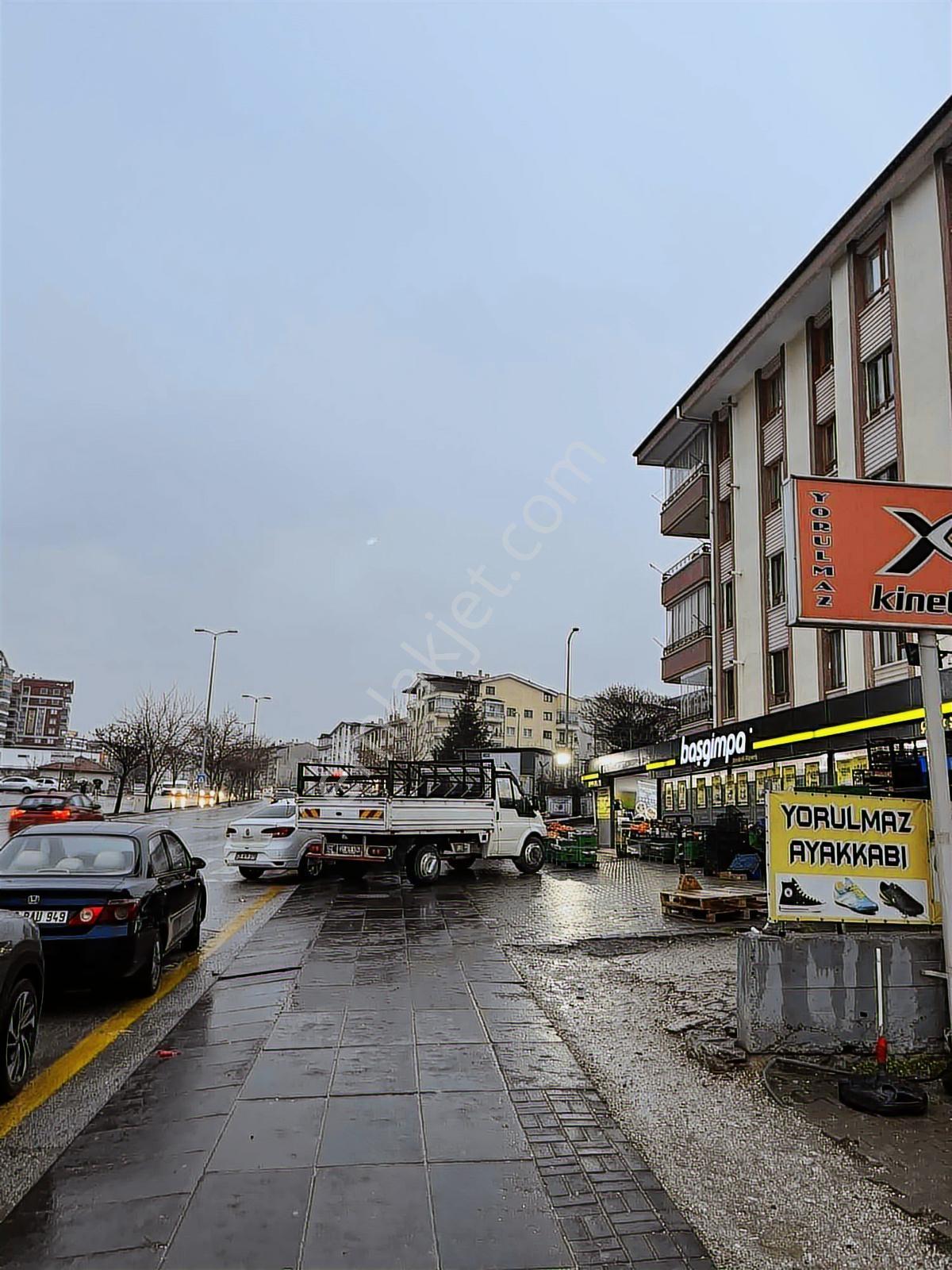Orhan Kemal Caddesi Satılık Kurumsal Kiracılı Mağaza Dükkan - Görsel 3