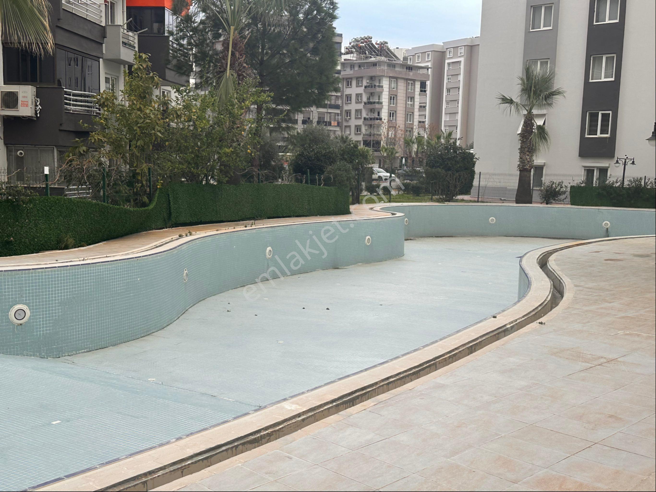 Sarısu'da Full Eşyalı Havuzlu Site İçerisinde 145 M2 Satılık 3+1 - Görsel 18