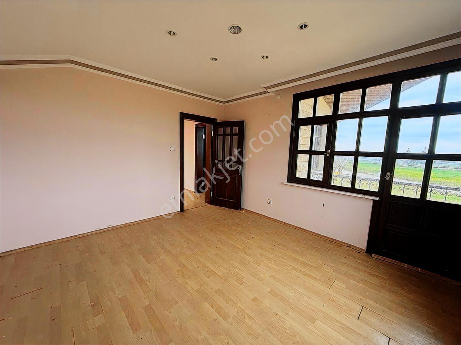 Silivri Yolçatı'da Güvenlikli Sitede 4.500 M² Bahçeli 6+1 Villa - Görsel 6