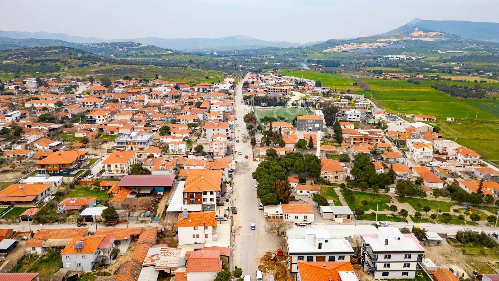 Foça Yenibağarası Cadde Üzeri Satılık Asansörlü Binada 1+1 Daire - Görsel 25