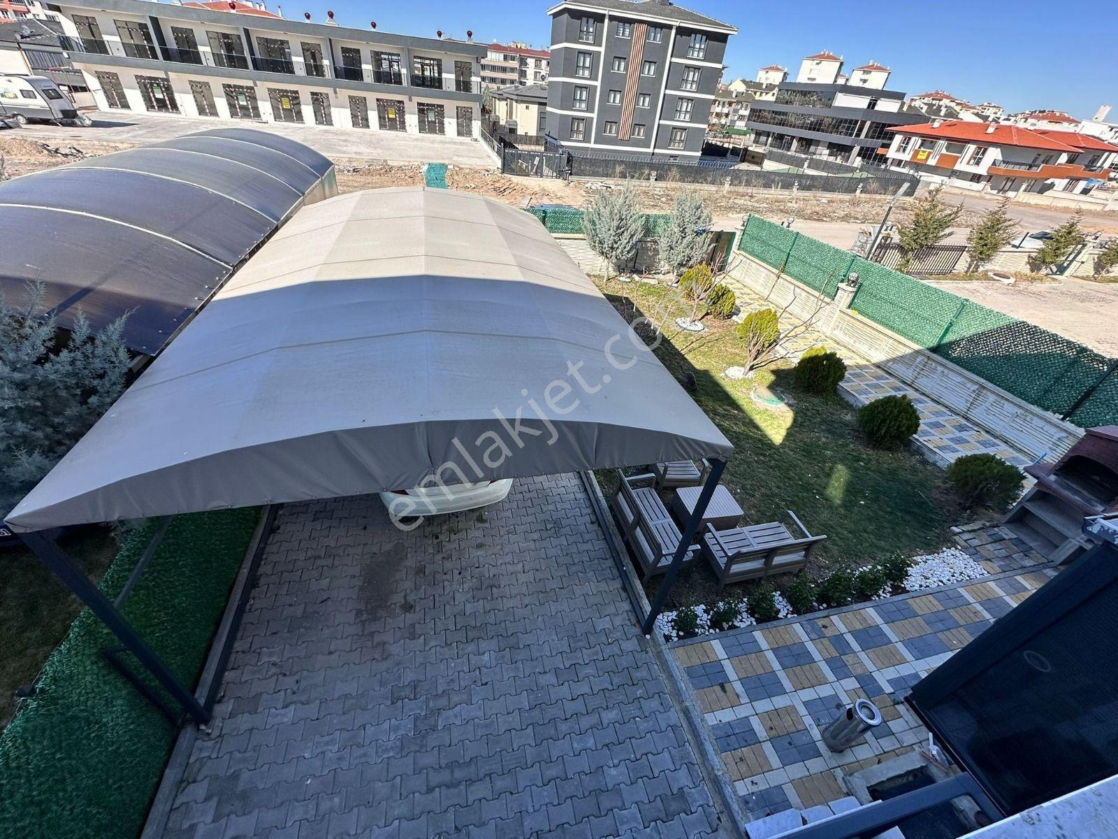 Akif'ten Ayyıldız'da 575 M2 Bahçeli Triplex 6+2 Satılık Villa - Görsel 7