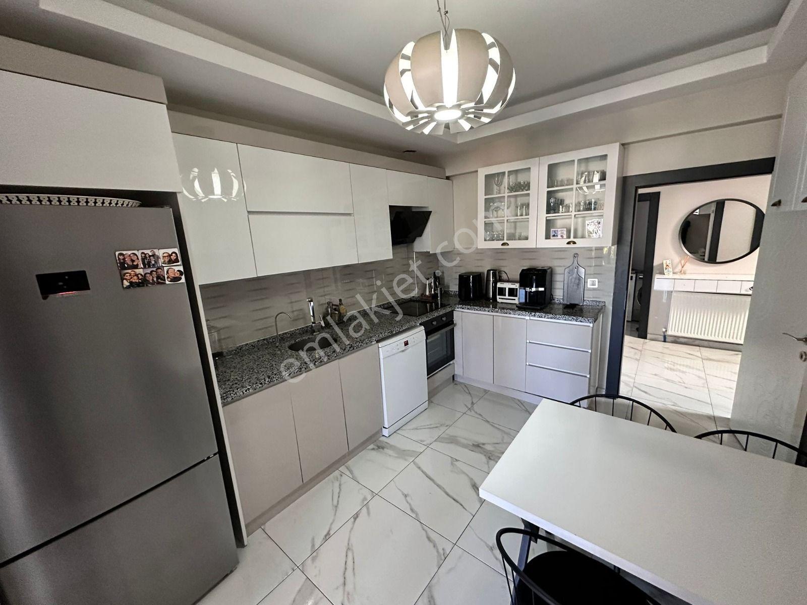 Akif'ten Ayyıldız'da 575 M2 Bahçeli Triplex 6+2 Satılık Villa - Görsel 4