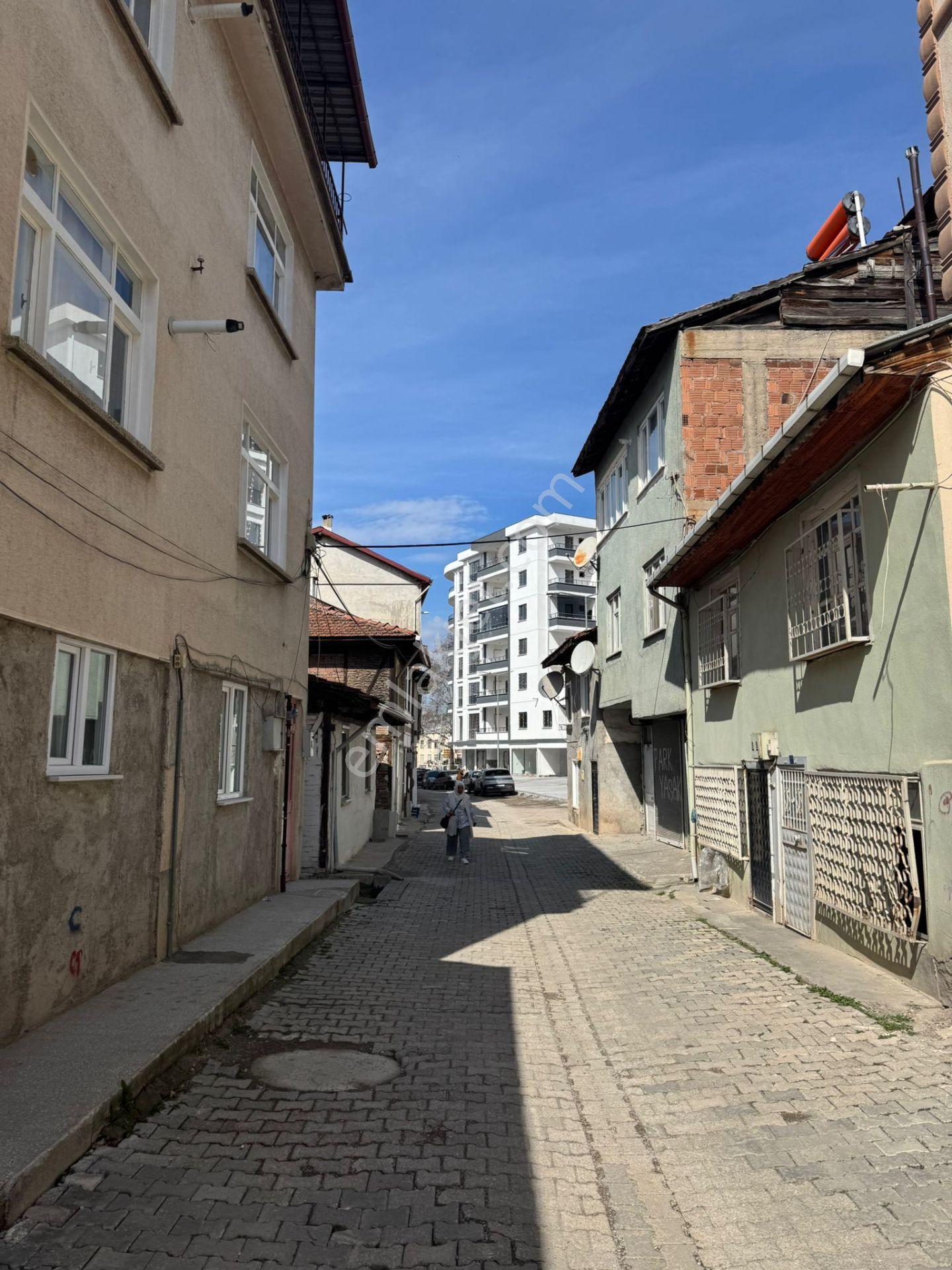 Adalet Gold Group Emlak'tan 4 Kat İmarlı 240 M2 Uygun Fiyata Satılık Müstakil Ev - Görsel 10