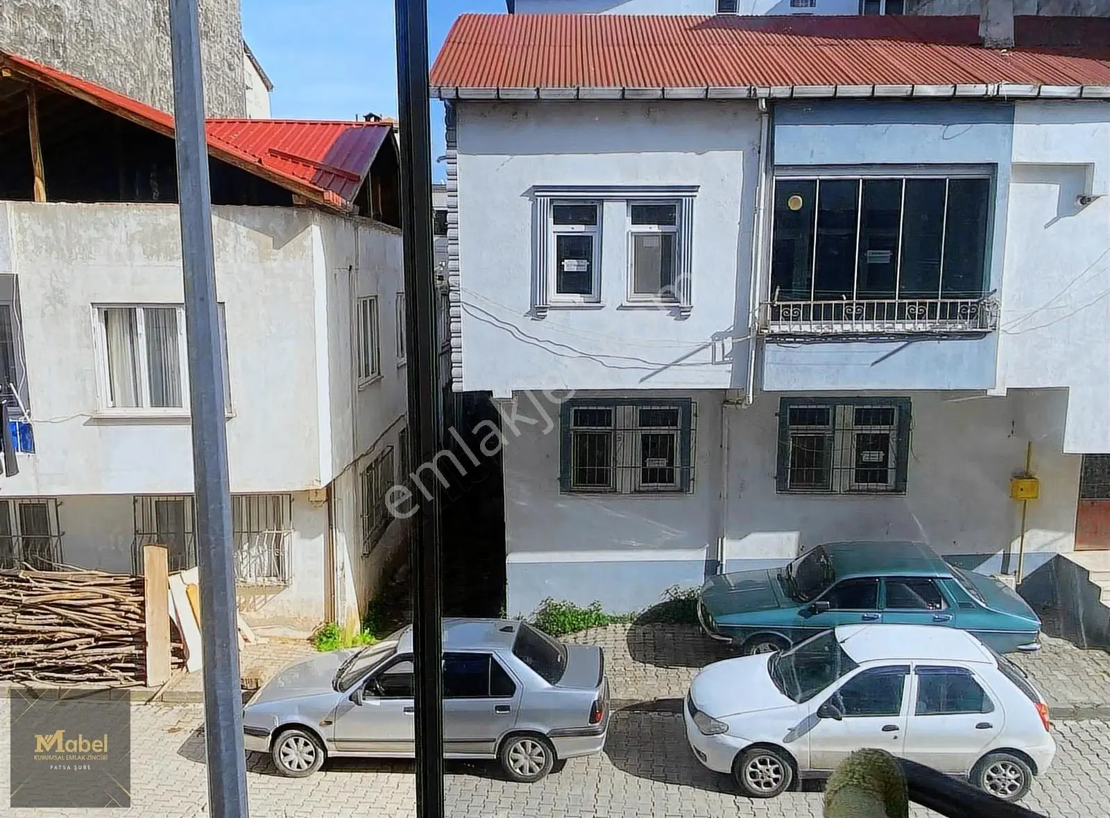 Sakarya Mah Sakarya Caddesinde Satılık Bina
