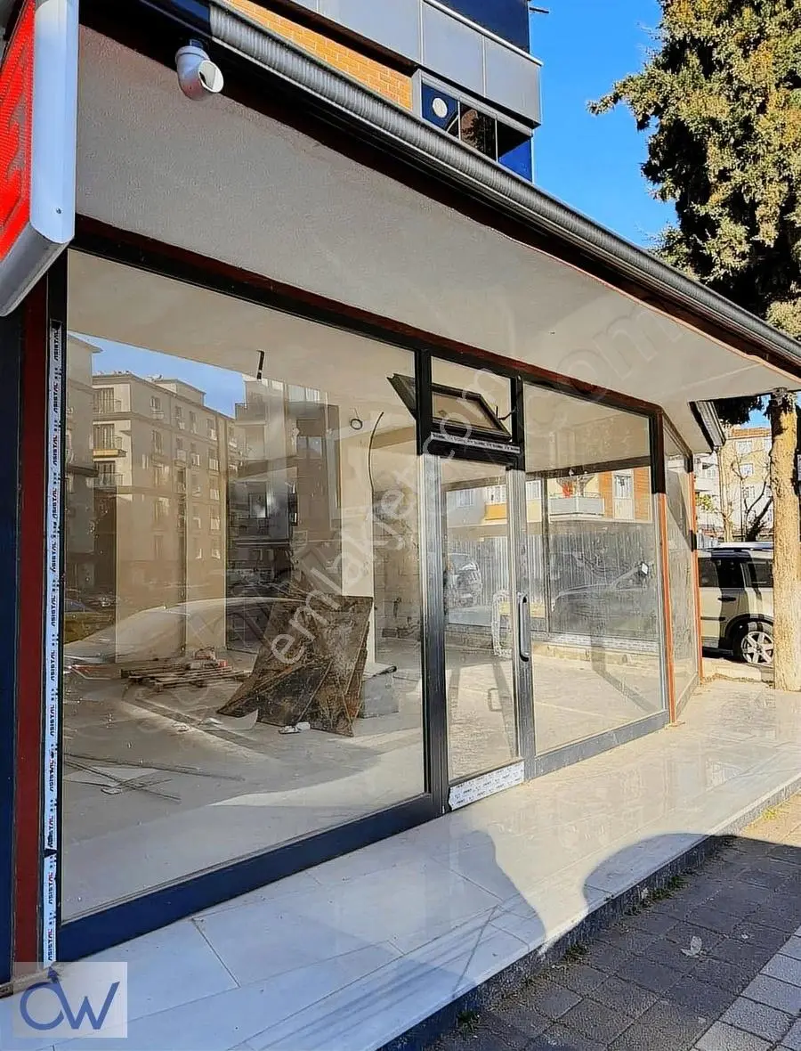 Kartal Orhantepe'de Tabela Değeri Yüksek Satılık Dükkan