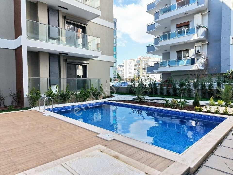 Ataşehir Cbc Aura Sitesinde Satılık 1+1 - 50m2 - Görsel 3