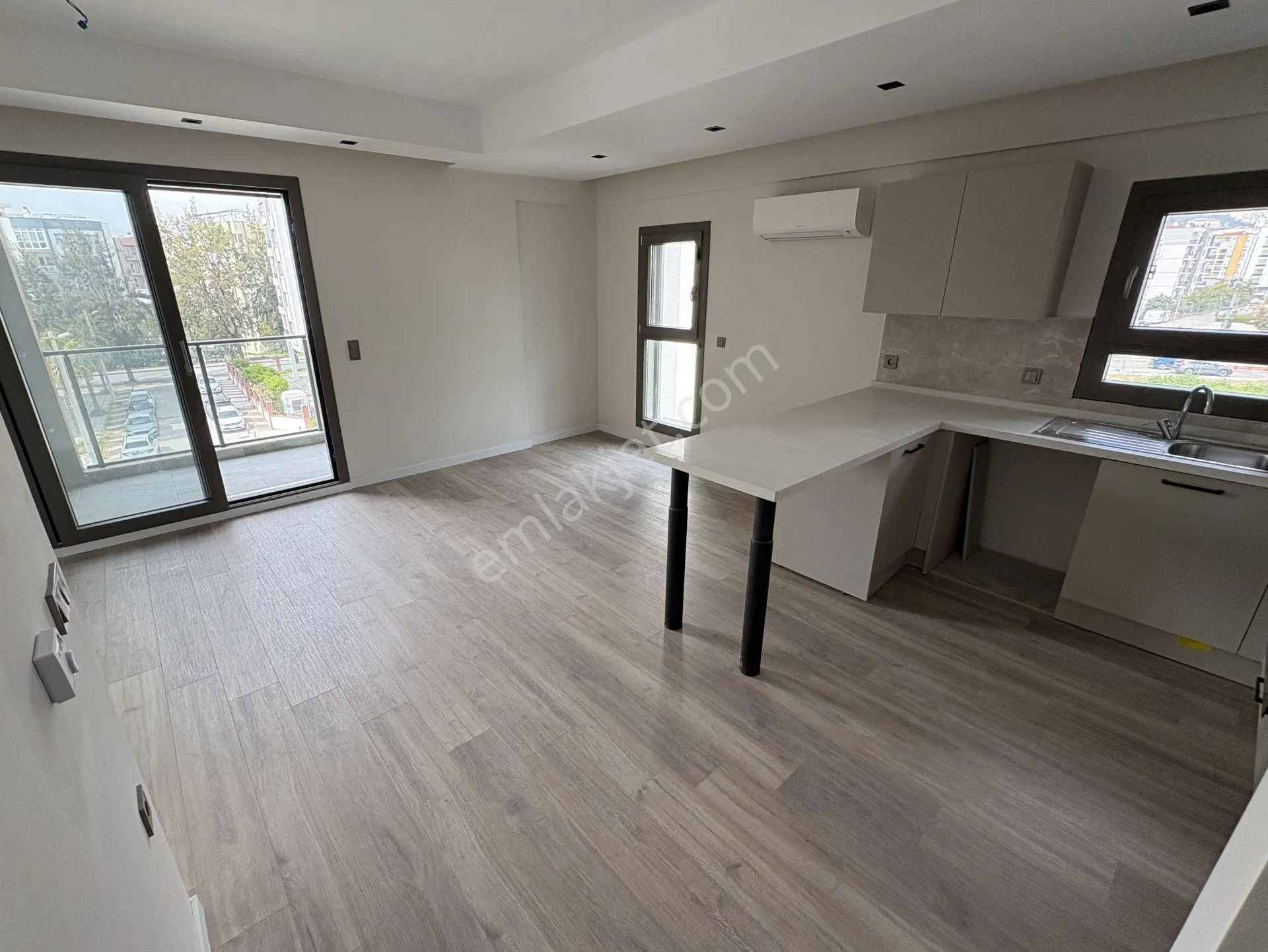 Ataşehir, Cbc Aura Ataşehir Sitesinde Kiralık 1+1 Daire - Görsel 2