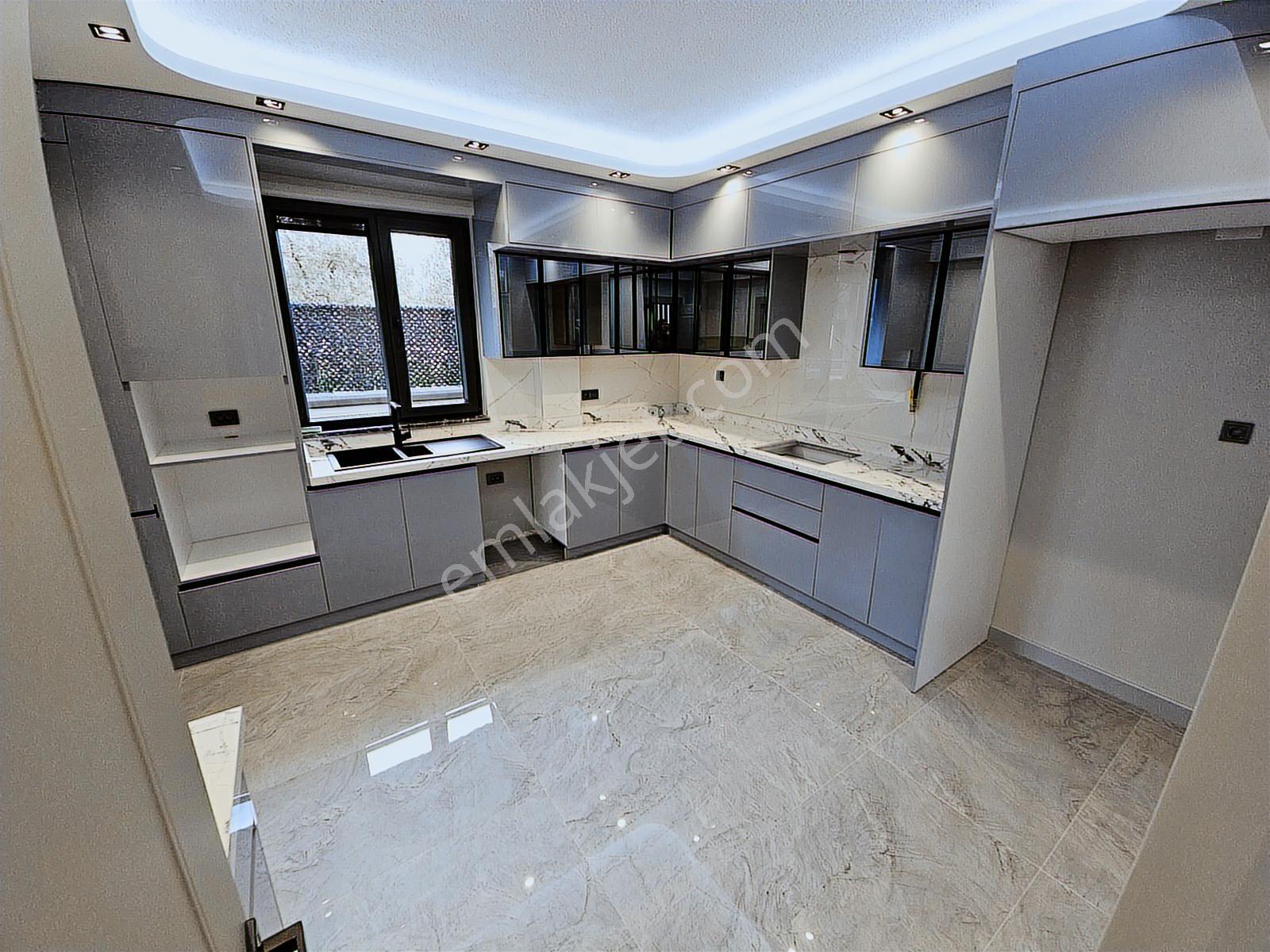 Özkandan Umurbeyde Bahçeli Müstakil Satılık 4+1 Lüx Yapılı Villa - Görsel 21