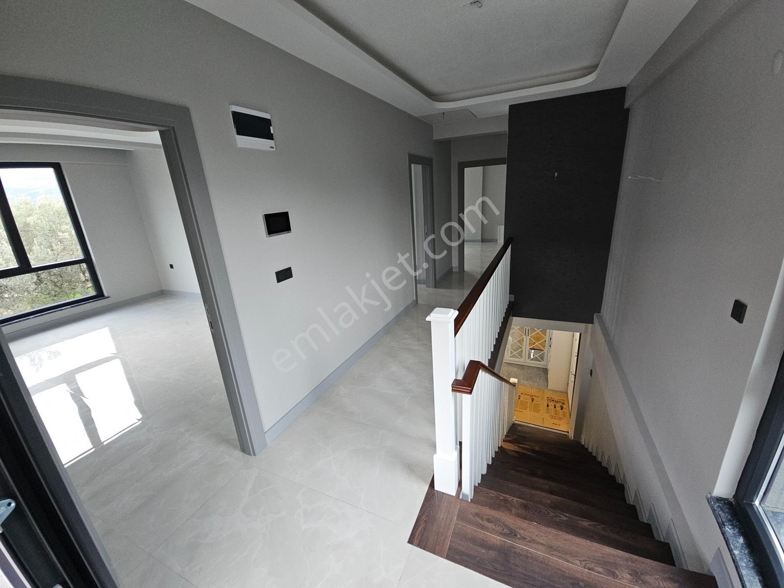 Özkandan Umurbeyde Bahçeli Müstakil Satılık 4+1 Lüx Yapılı Villa - Görsel 27
