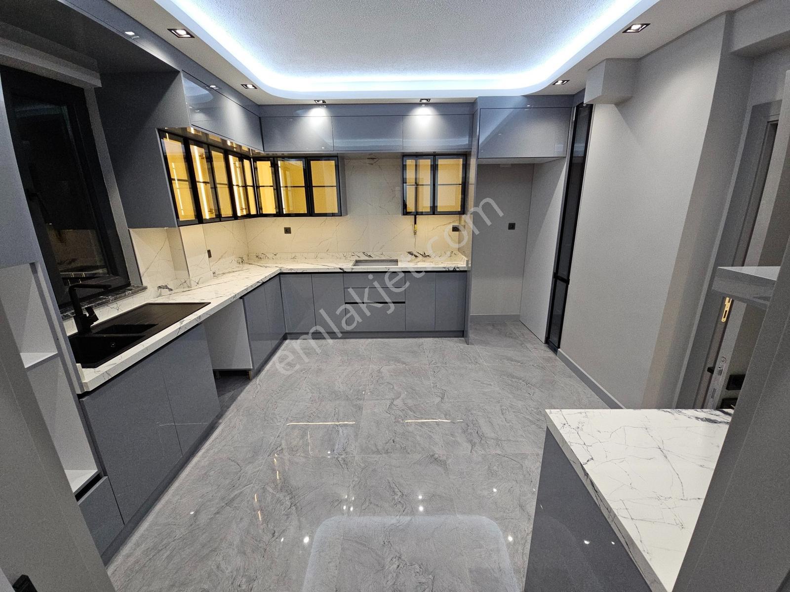 Özkandan Umurbeyde Bahçeli Müstakil Satılık 4+1 Lüx Yapılı Villa - Görsel 17