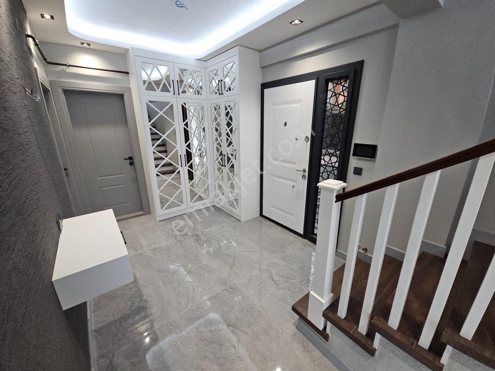 Özkandan Umurbeyde Bahçeli Müstakil Satılık 4+1 Lüx Yapılı Villa - Görsel 23