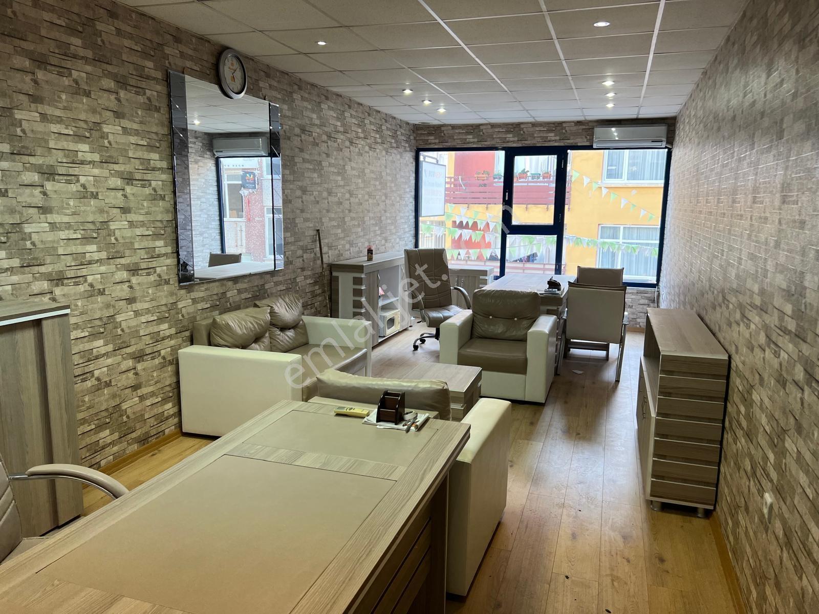 Kartal Yakacık Onur İş Merkezinde Kiralık Hazır Ofis - Görsel 2