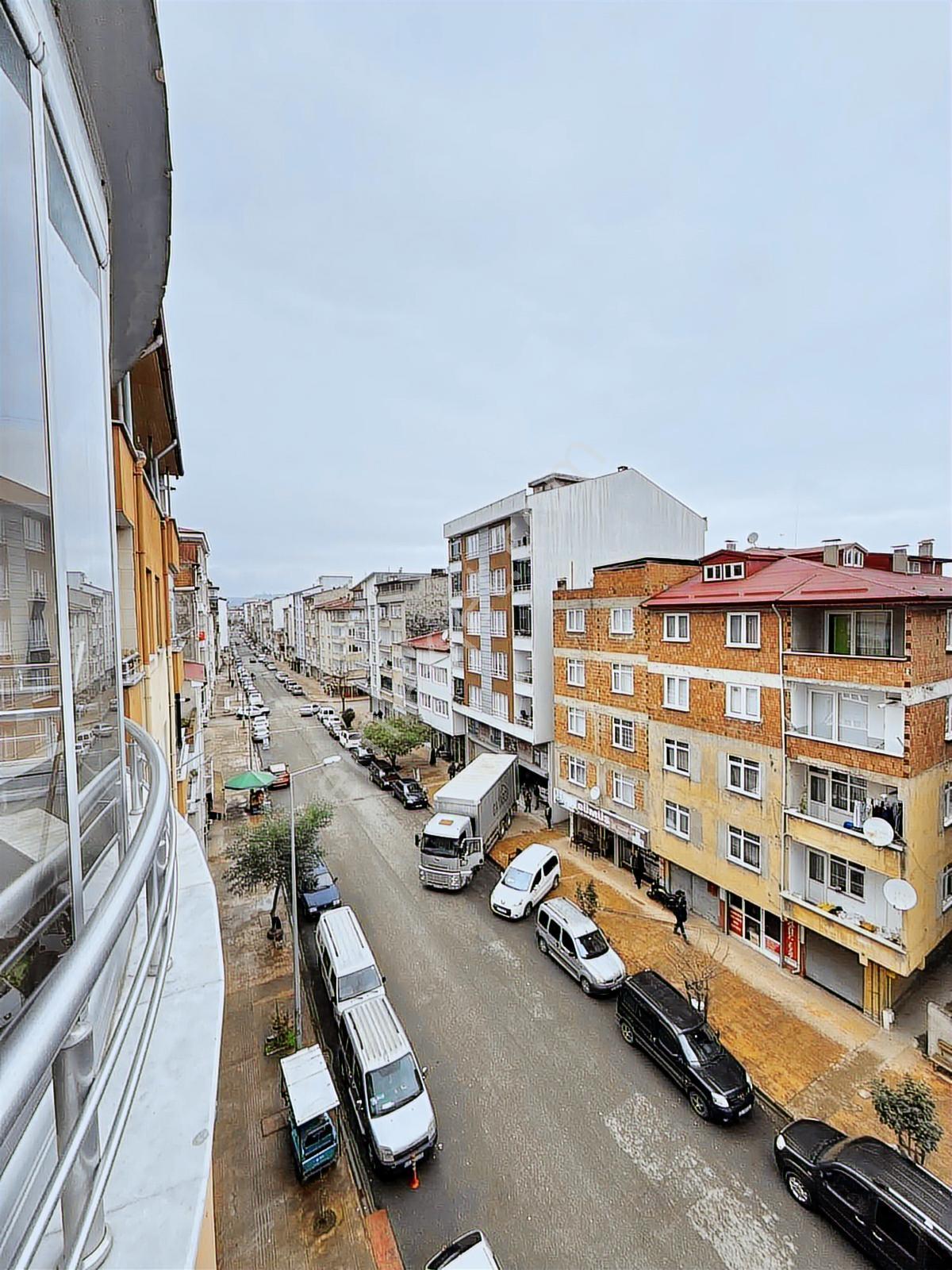 Hüsem Gayrimenkul'den Cadde Üzerinde Geniş 2+1 Satılık Daire - Görsel 16