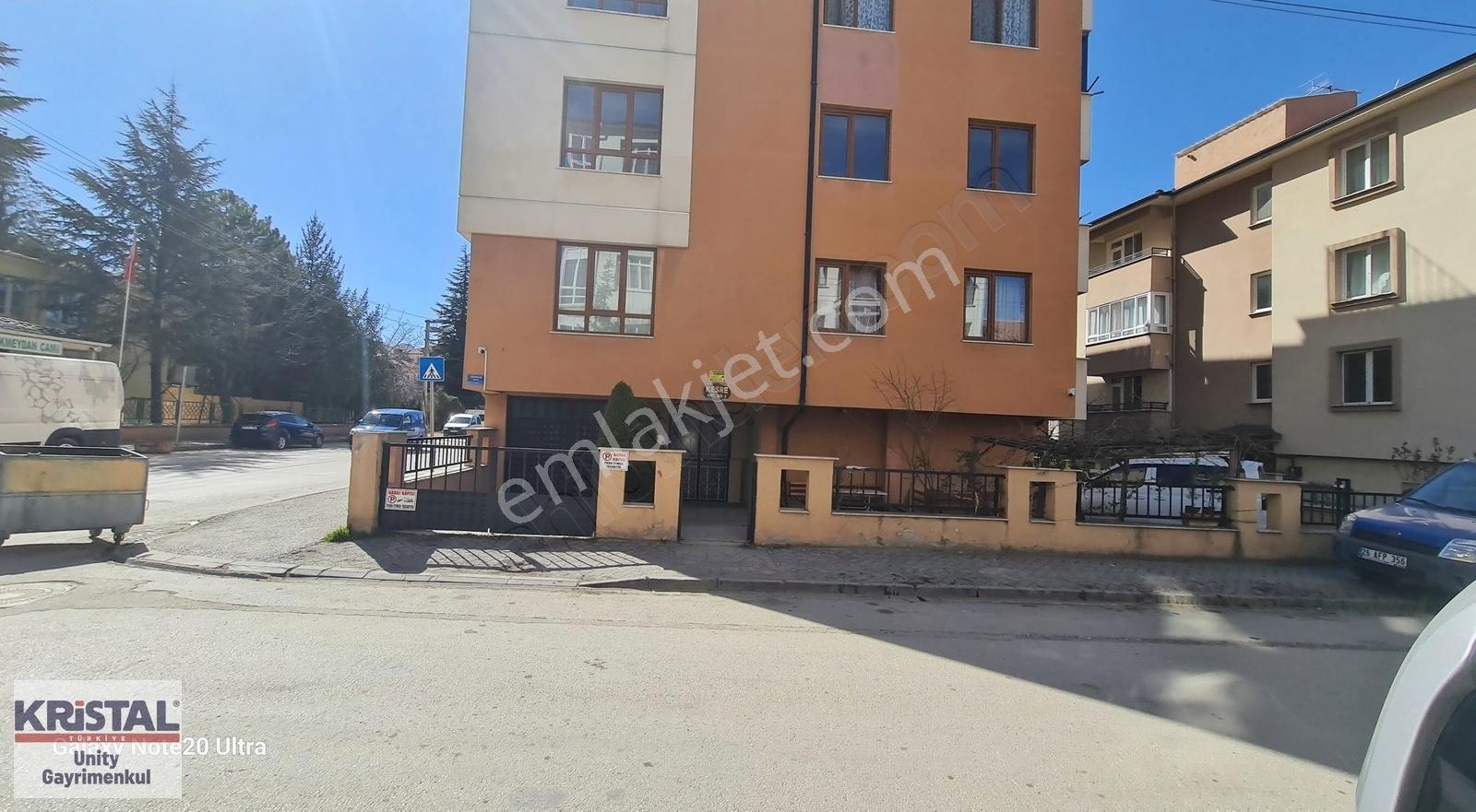 Eskişehir Gökmeydan Mahallesi Kiralık Ara Kat 3+1 Daire - Görsel 12