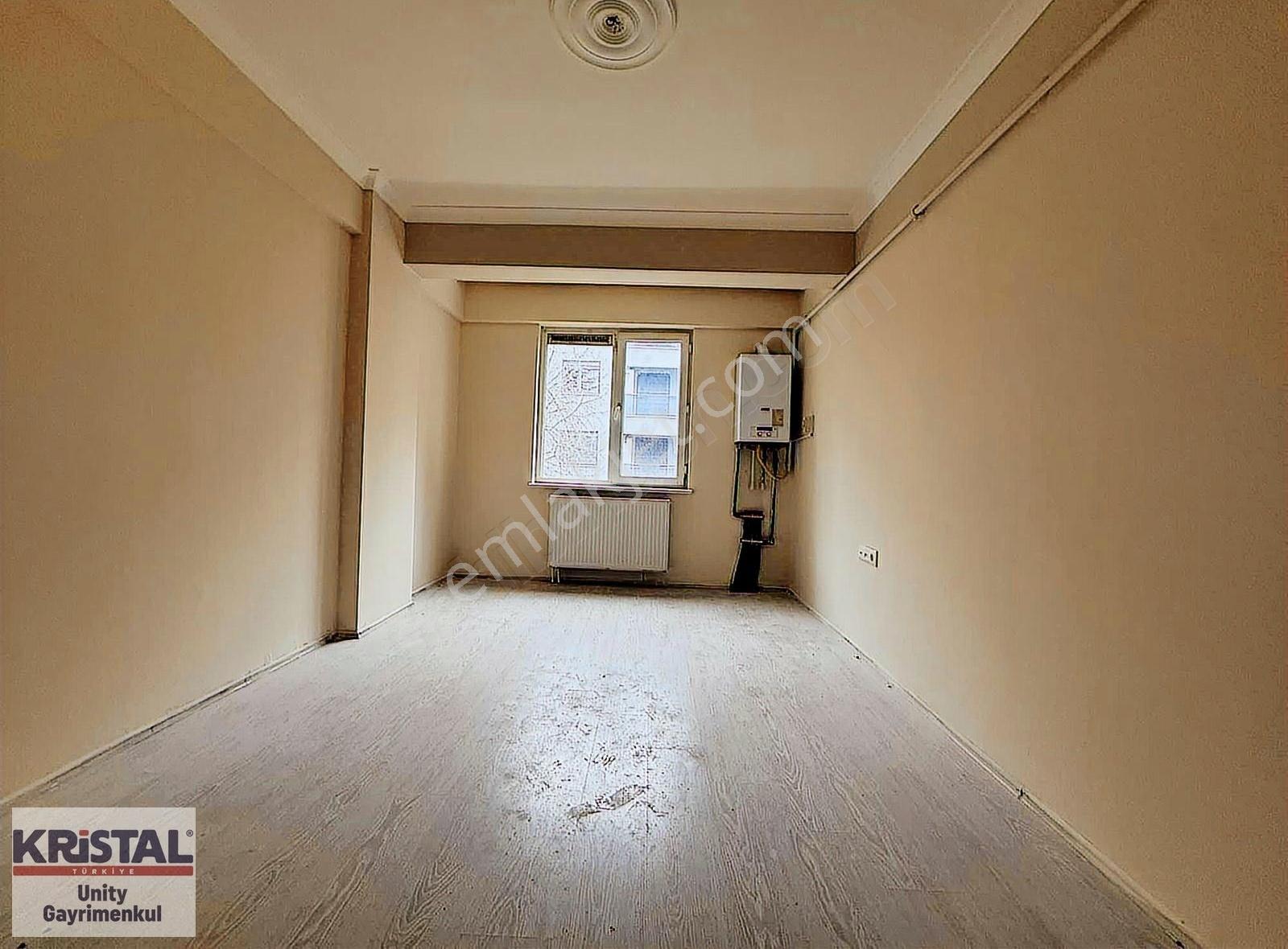 Adalar'da Şehir Merkezinde Geniş Kiralık 1+1 - Görsel 2