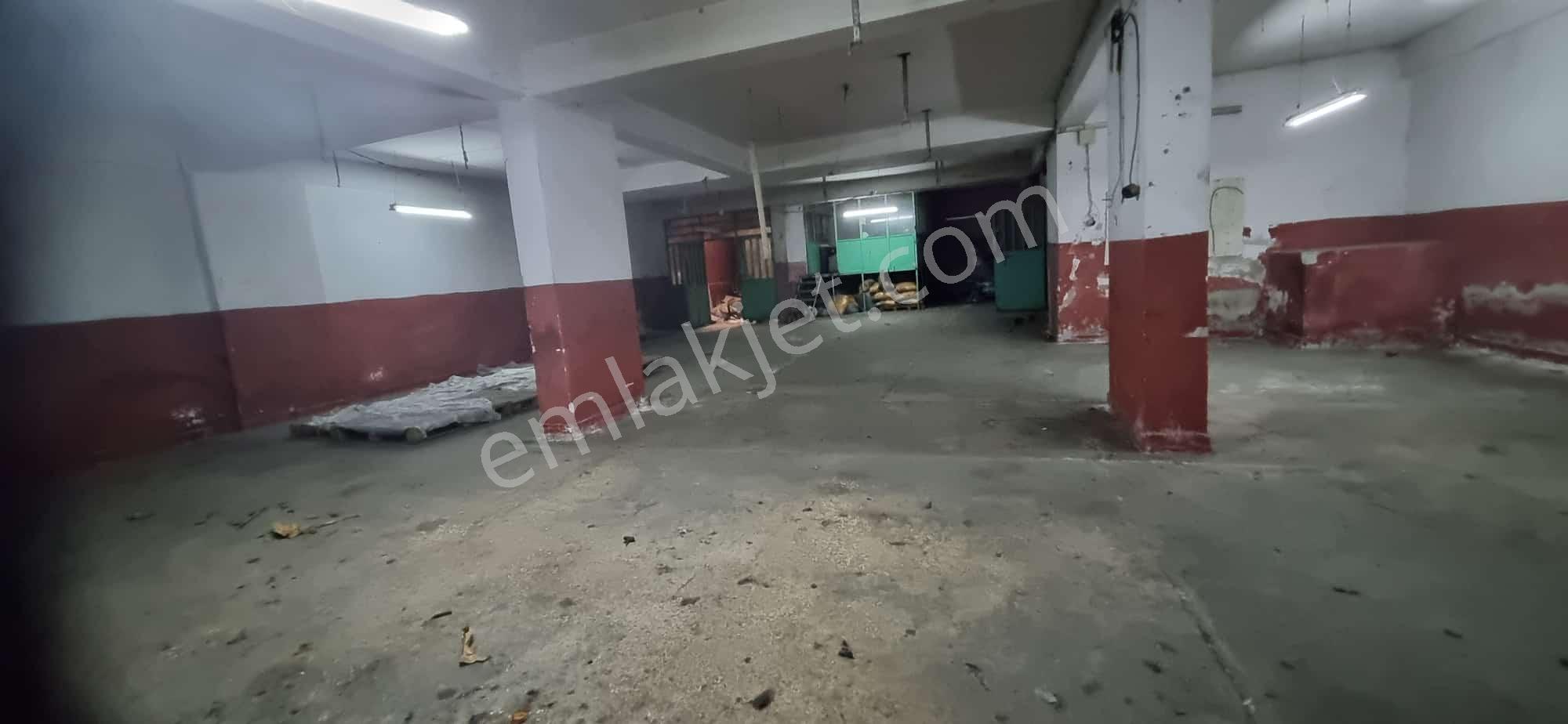 B.paşa Terazidere Mah. Bodrum 250m² Kiralık İş Yeri