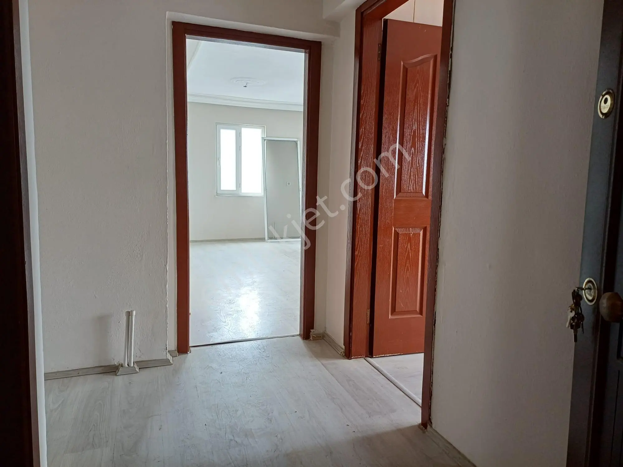 Elvan Özçelik'den Burgaz Boğazkent 3+1 Kiralık Daire