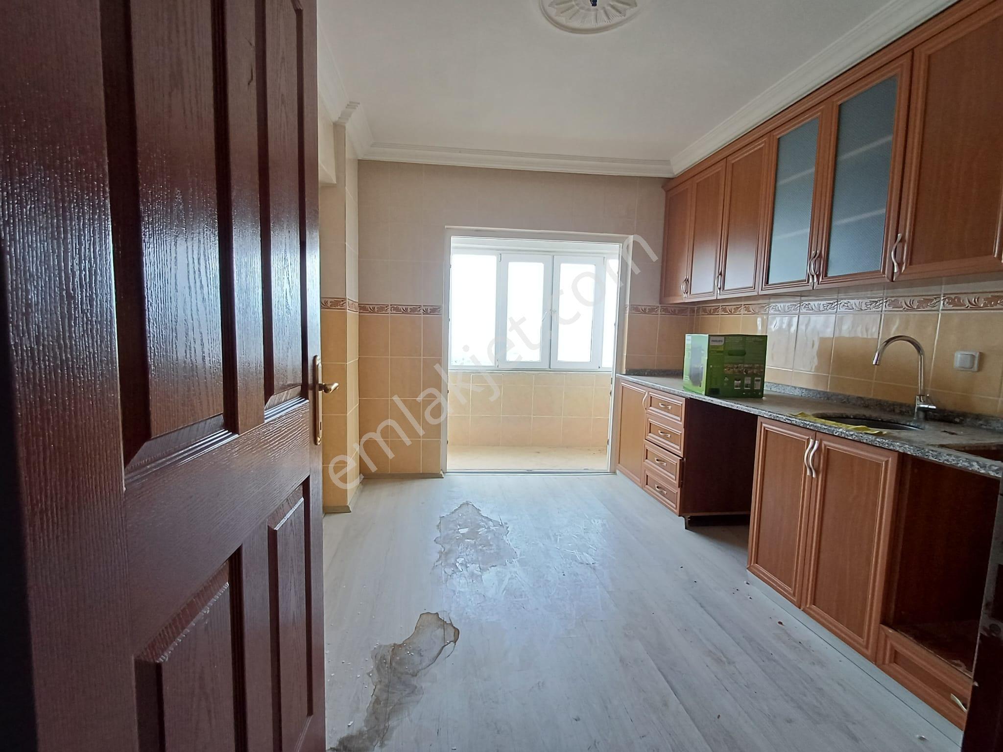 Elvan Özçelik'den Burgaz Boğazkent 3+1 Kiralık Daire - Görsel 3