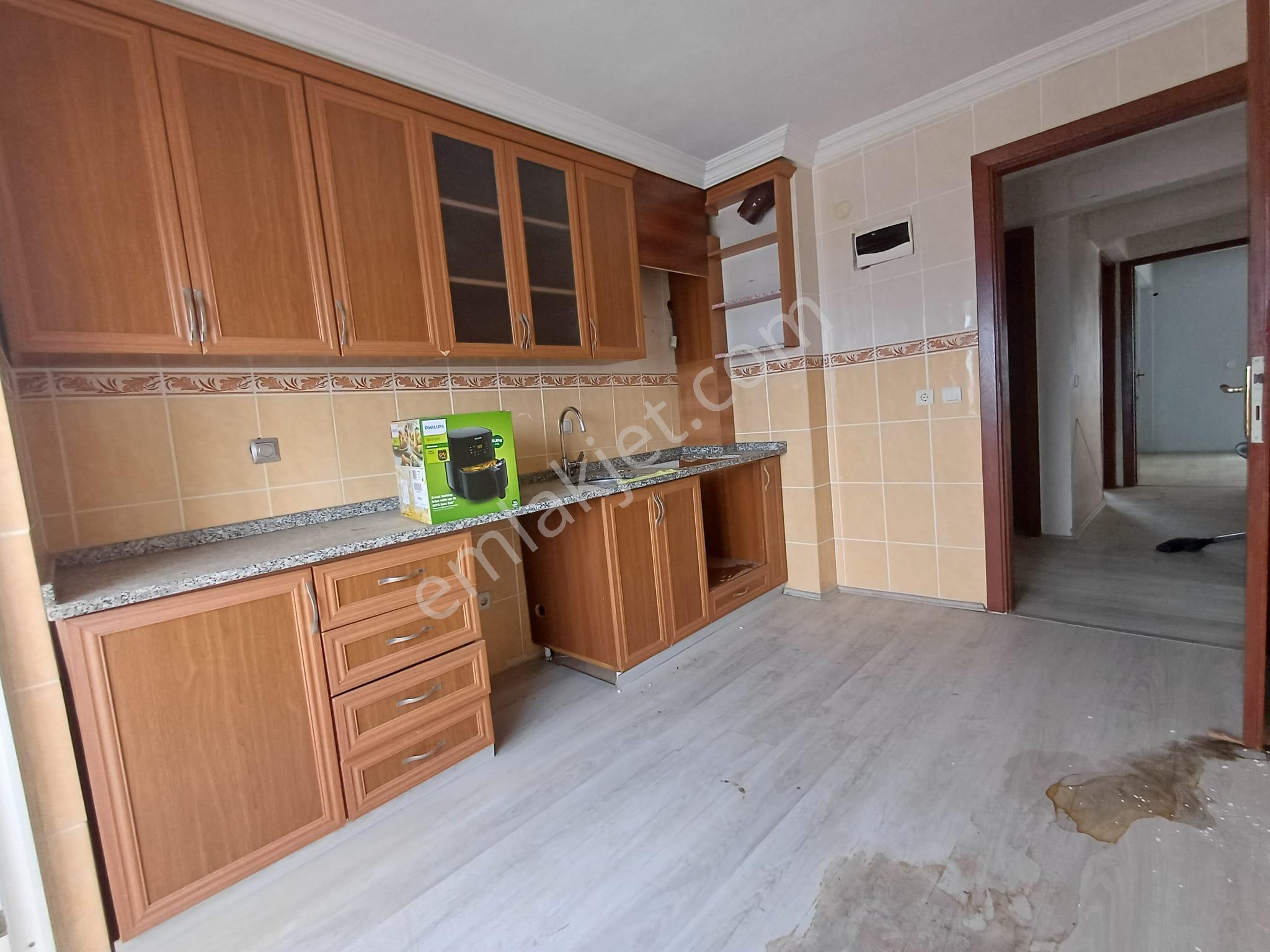 Elvan Özçelik'den Burgaz Boğazkent 3+1 Kiralık Daire - Görsel 4