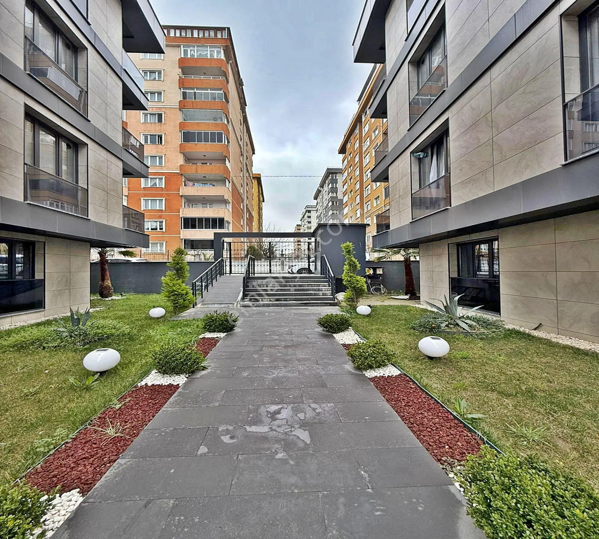 Beylikdüzü West Marina Yakın Müstakil Bahçeli Villa Konseptli Daire