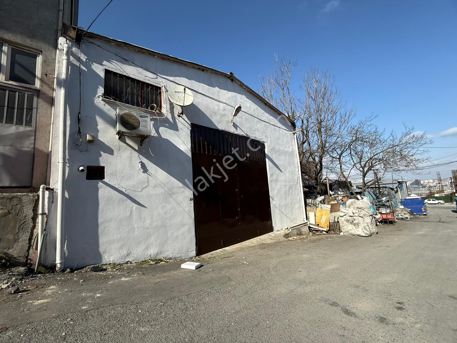 Beylıkdüzü Osb Gırışınde 250 M² Kıralık İmalathane