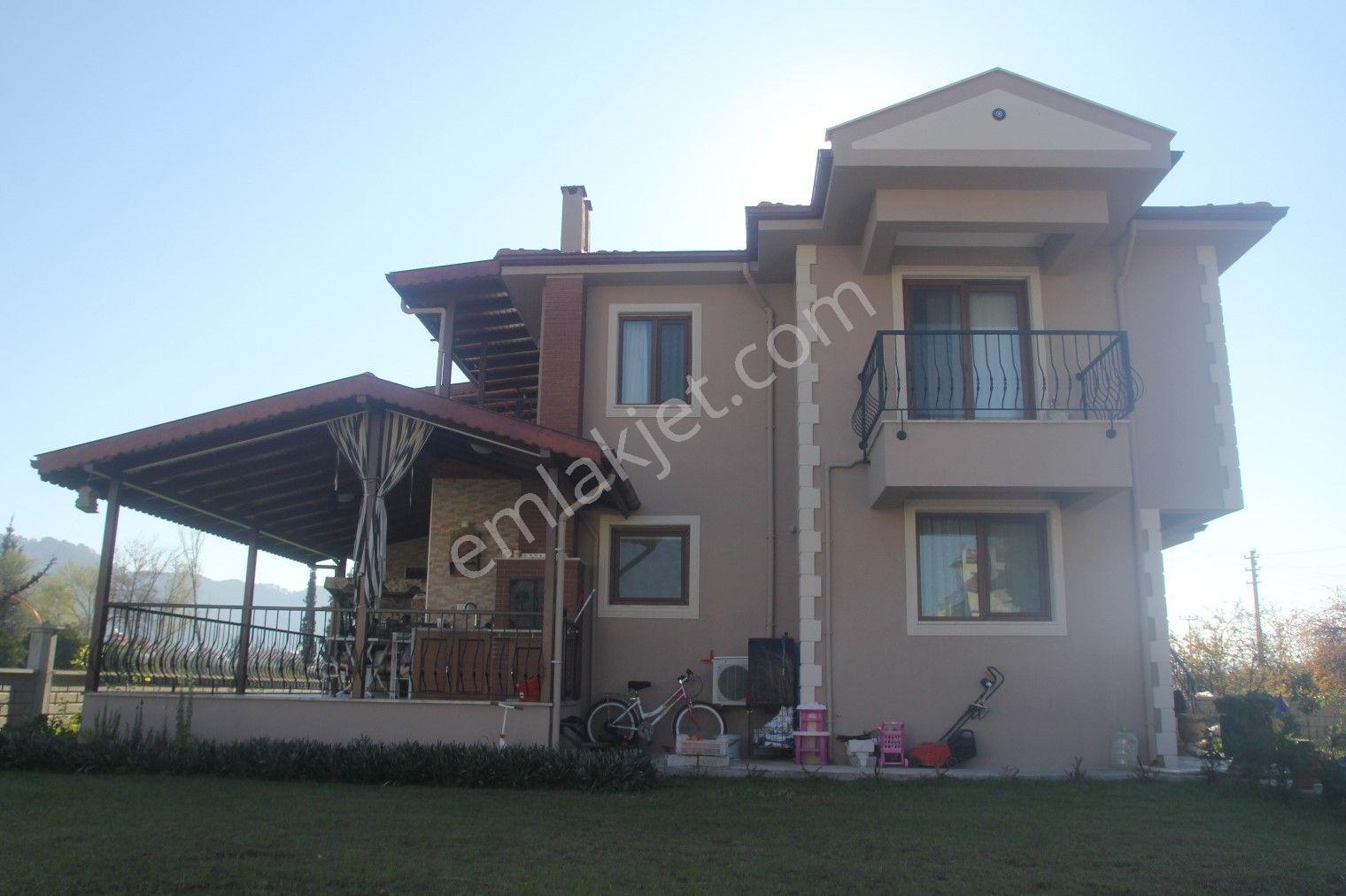 Stop’tan Ortaca Cumhuriyet *müstakil Dubleks* 4+1 Villa