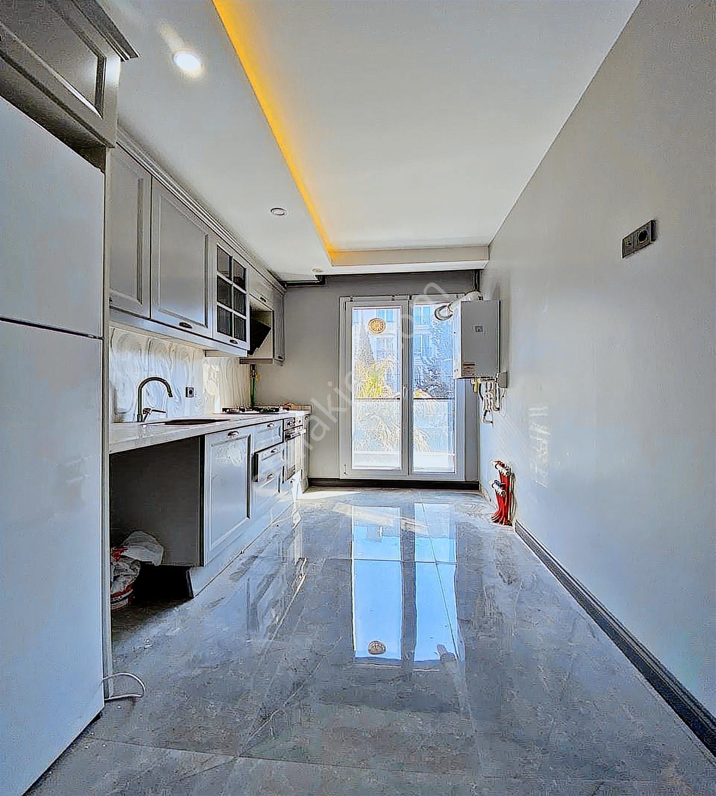 Beylikdüzü West Marina'ya Komşu Geniş M2 Sıfır 2+1 Arakat Daire - Görsel 13