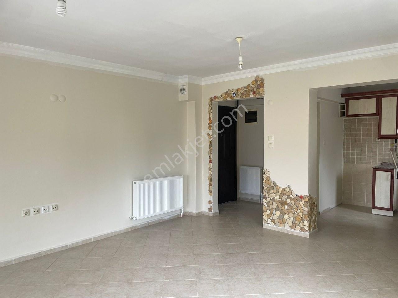 İzmir Çeşme Merkezde Yıllık Kiralık Daire - Görsel 14