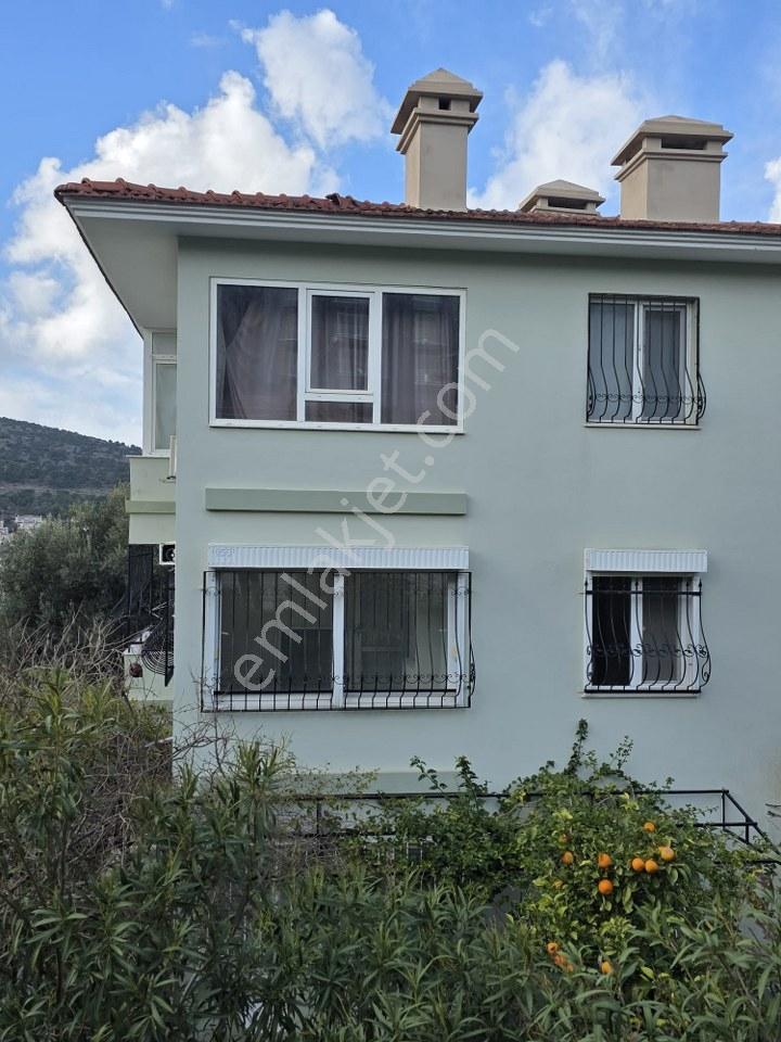 İzmir Çeşme Merkezde Yıllık Kiralık Daire - Görsel 30