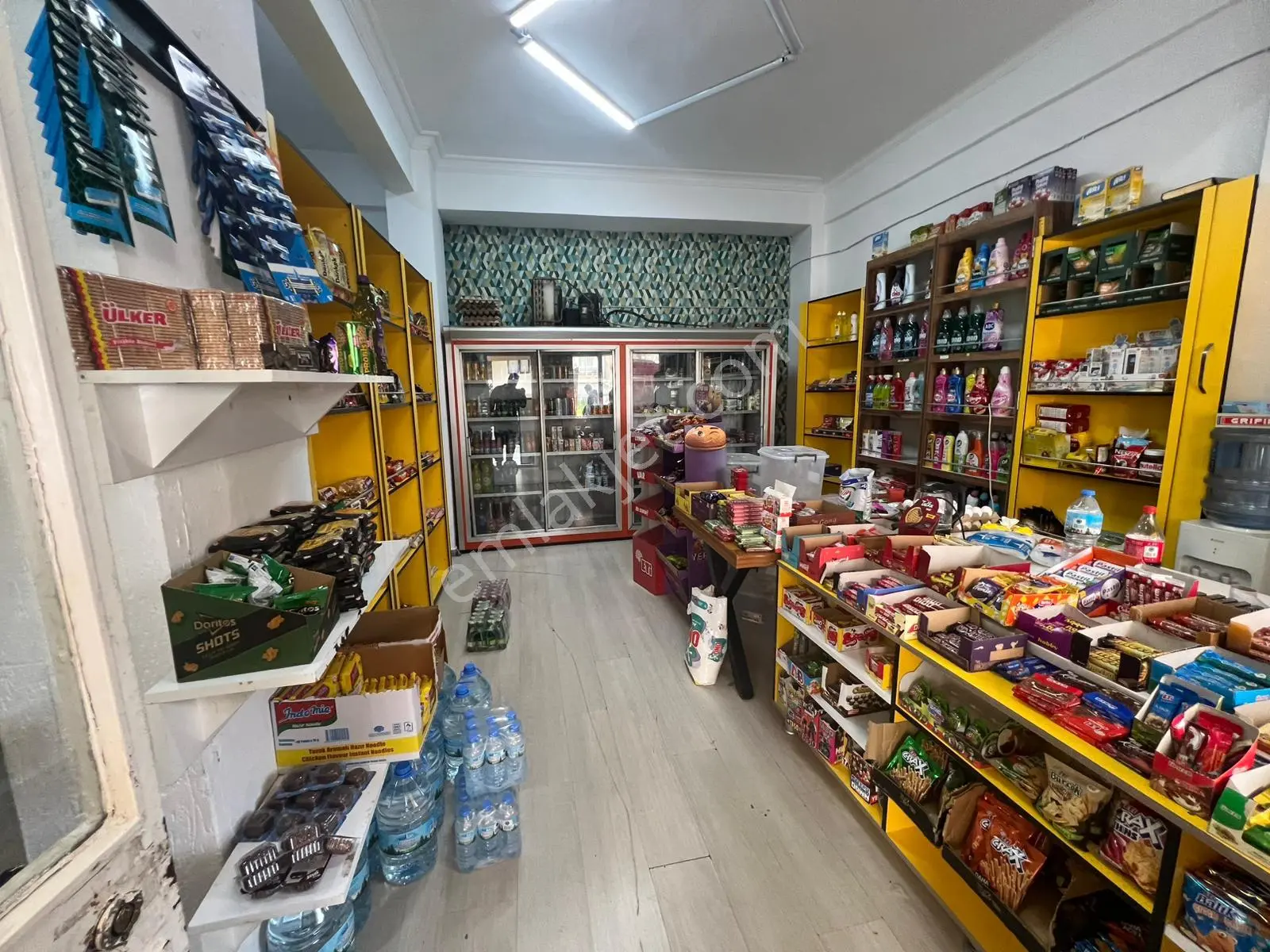 Acil Konak Zeytinlik Mahde 30m2 Wcli Hazır Kiracılı Dükkan - Görsel 3