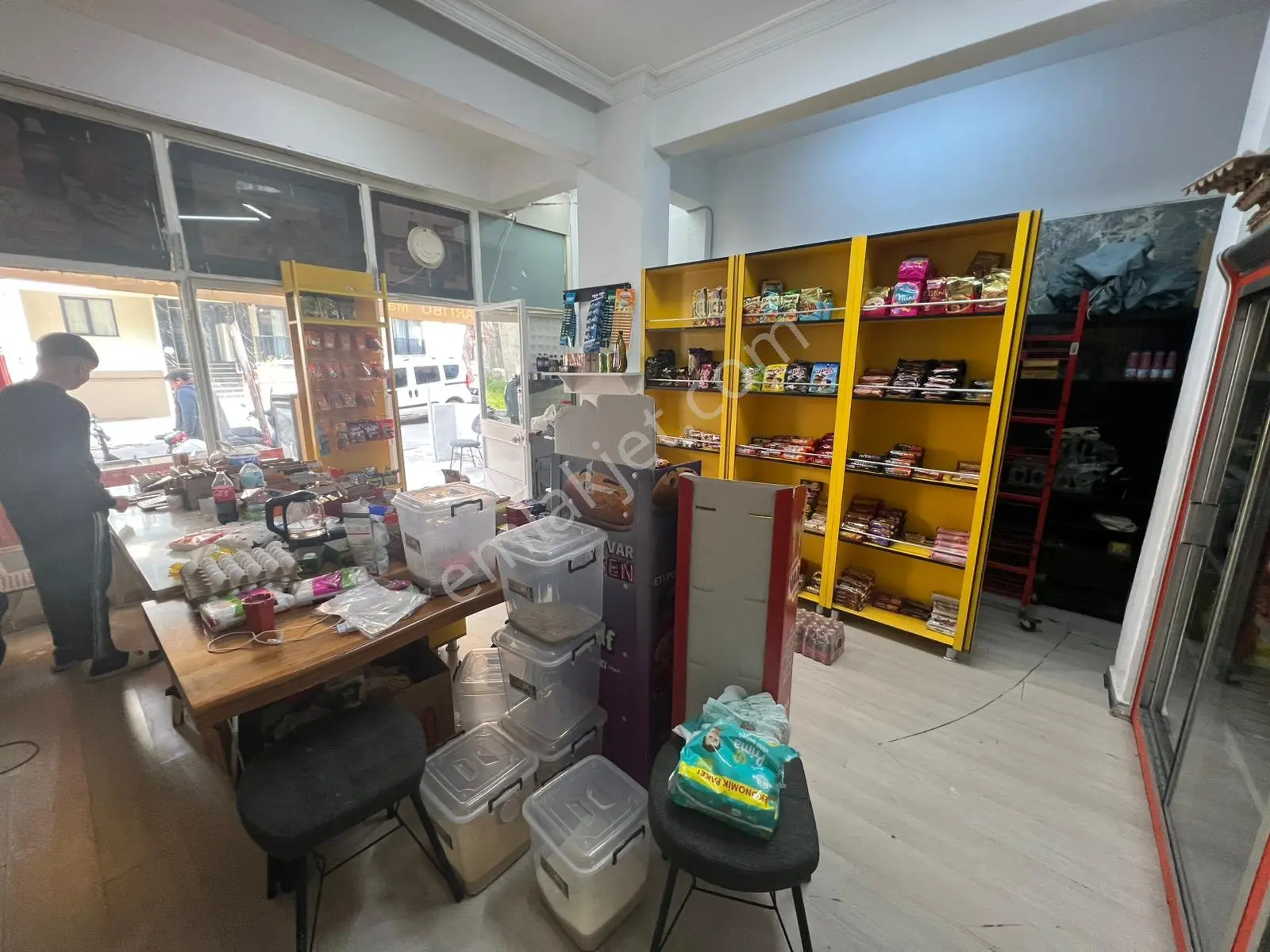 Acil Konak Zeytinlik Mahde 30m2 Wcli Hazır Kiracılı Dükkan