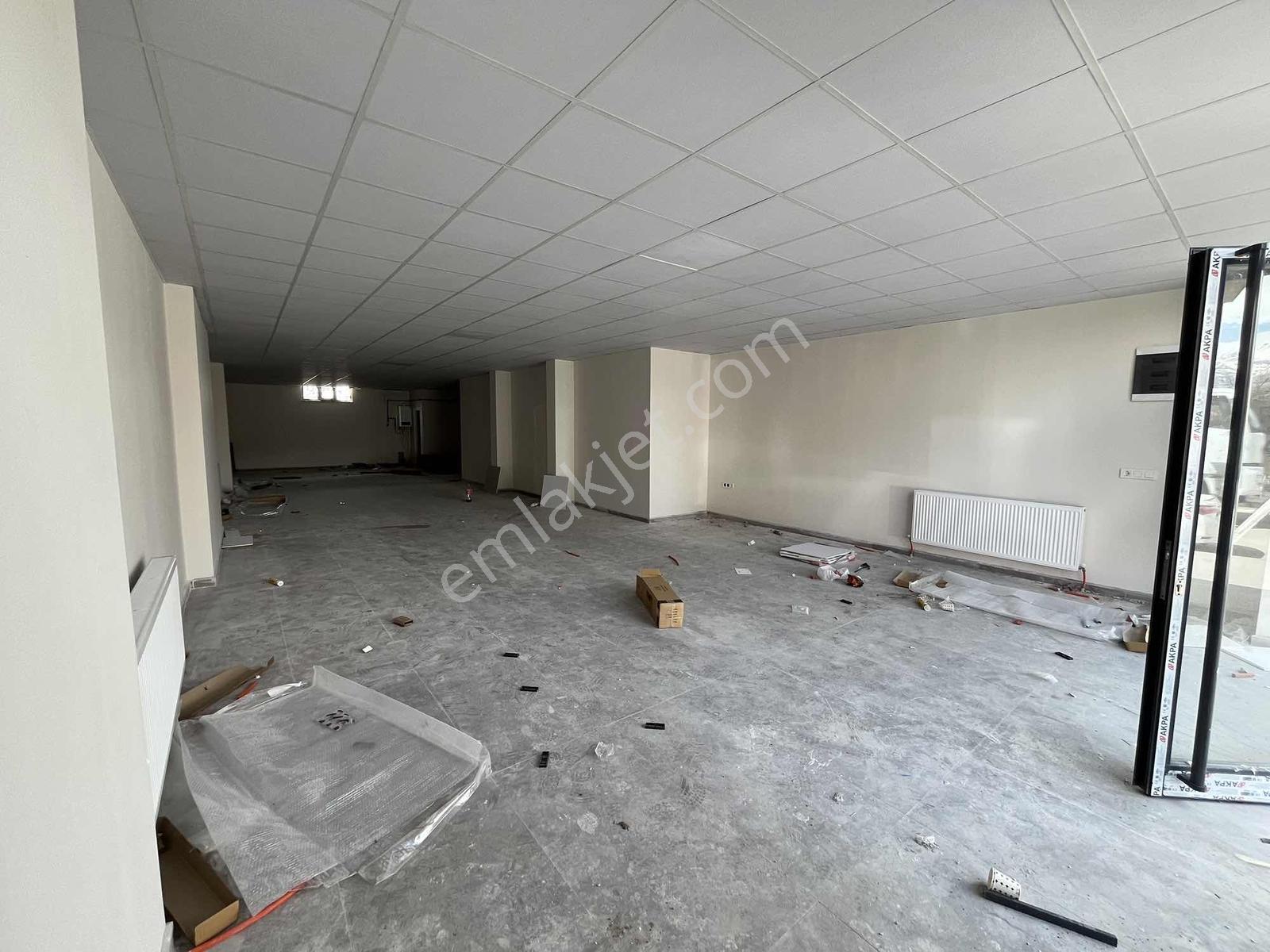Remax Demden Ana Arter Üzerinde Kiralık İş Yeri - Görsel 2