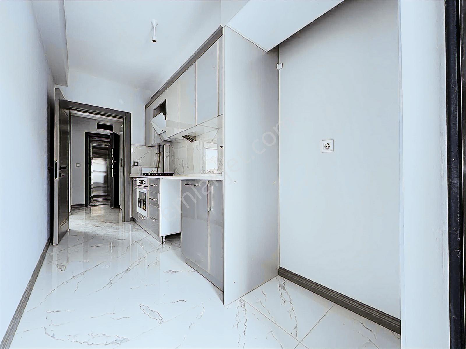 Çamlıca Mah. Köşe Cepheli Lux 2+0 Geniş Daire - Görsel 25