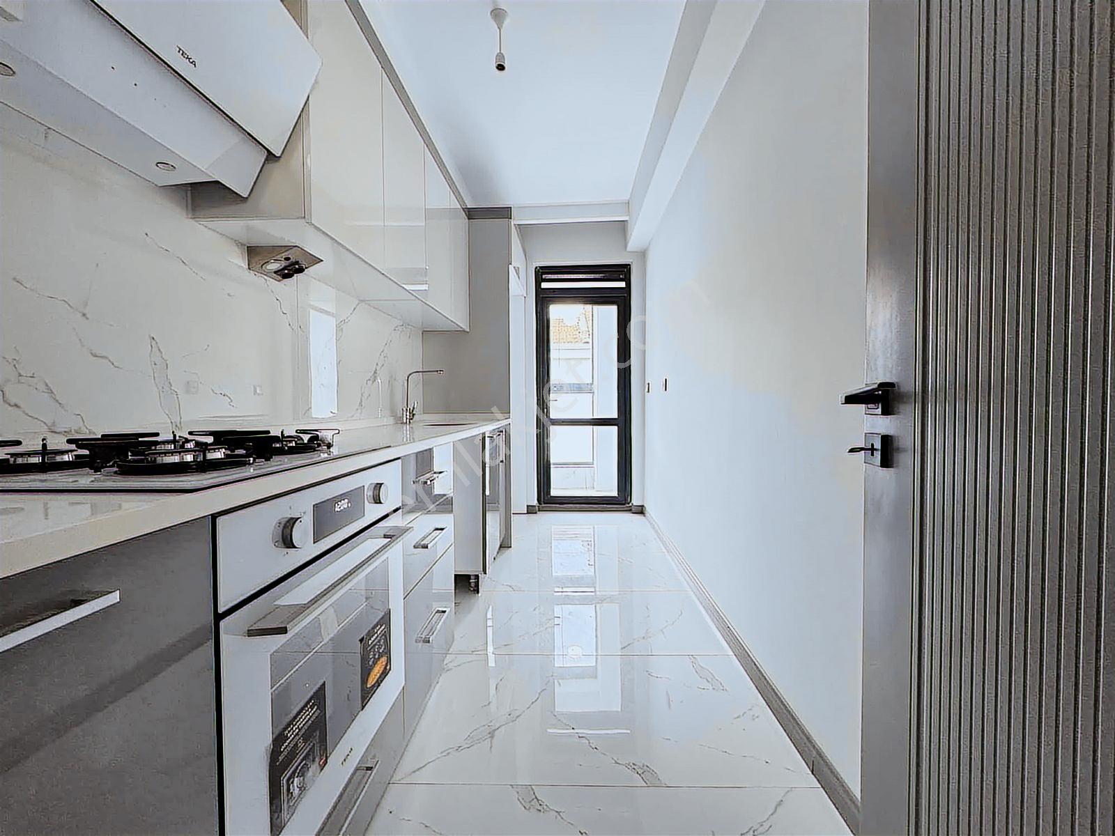 Çamlıca Mah. Köşe Cepheli Lux 2+0 Geniş Daire - Görsel 24