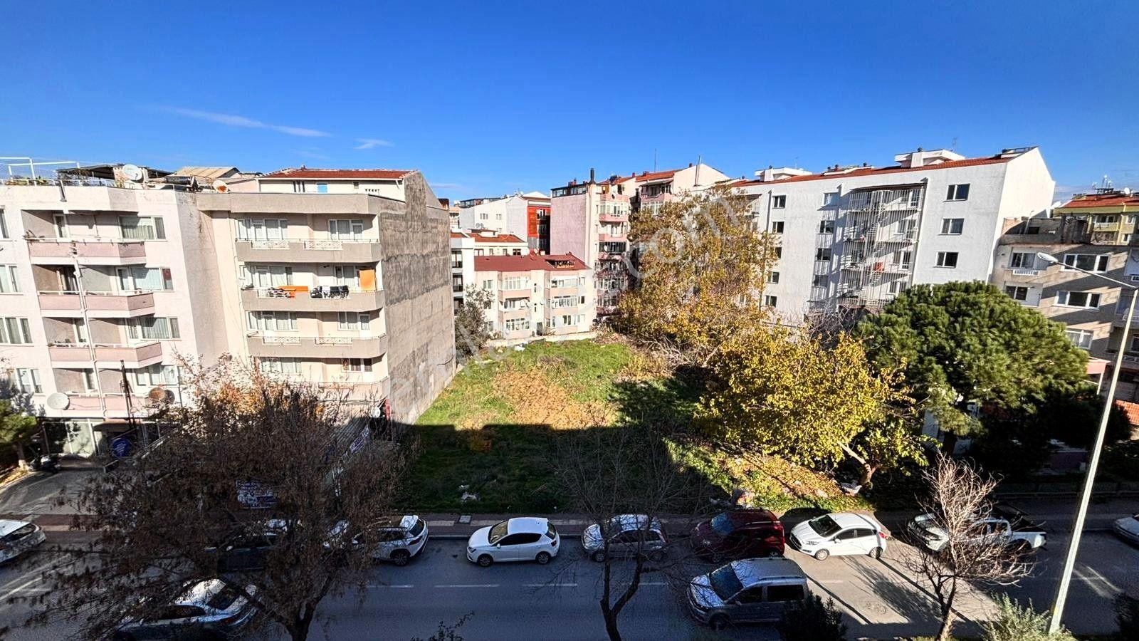 Çanakkale Yeni Kordon 2+1 Boğaz Manzaralı Asansörlü Plaja 200 M - Görsel 14