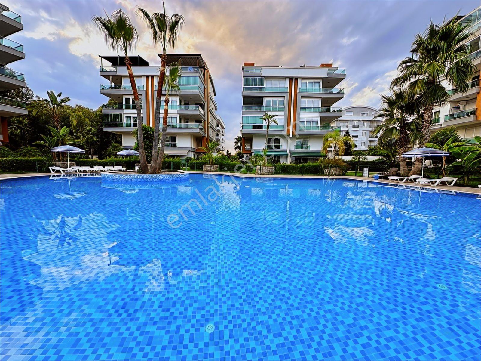 Orange Park'ta Havuzlu Güvenlikli Lüks Eşyalı 1+1 Satılık Daire - Görsel 26