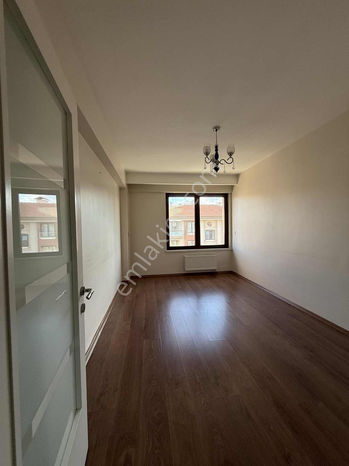 Selçuklu Mahallesin De Kiralık Lüks 4+1 Daire - Görsel 12