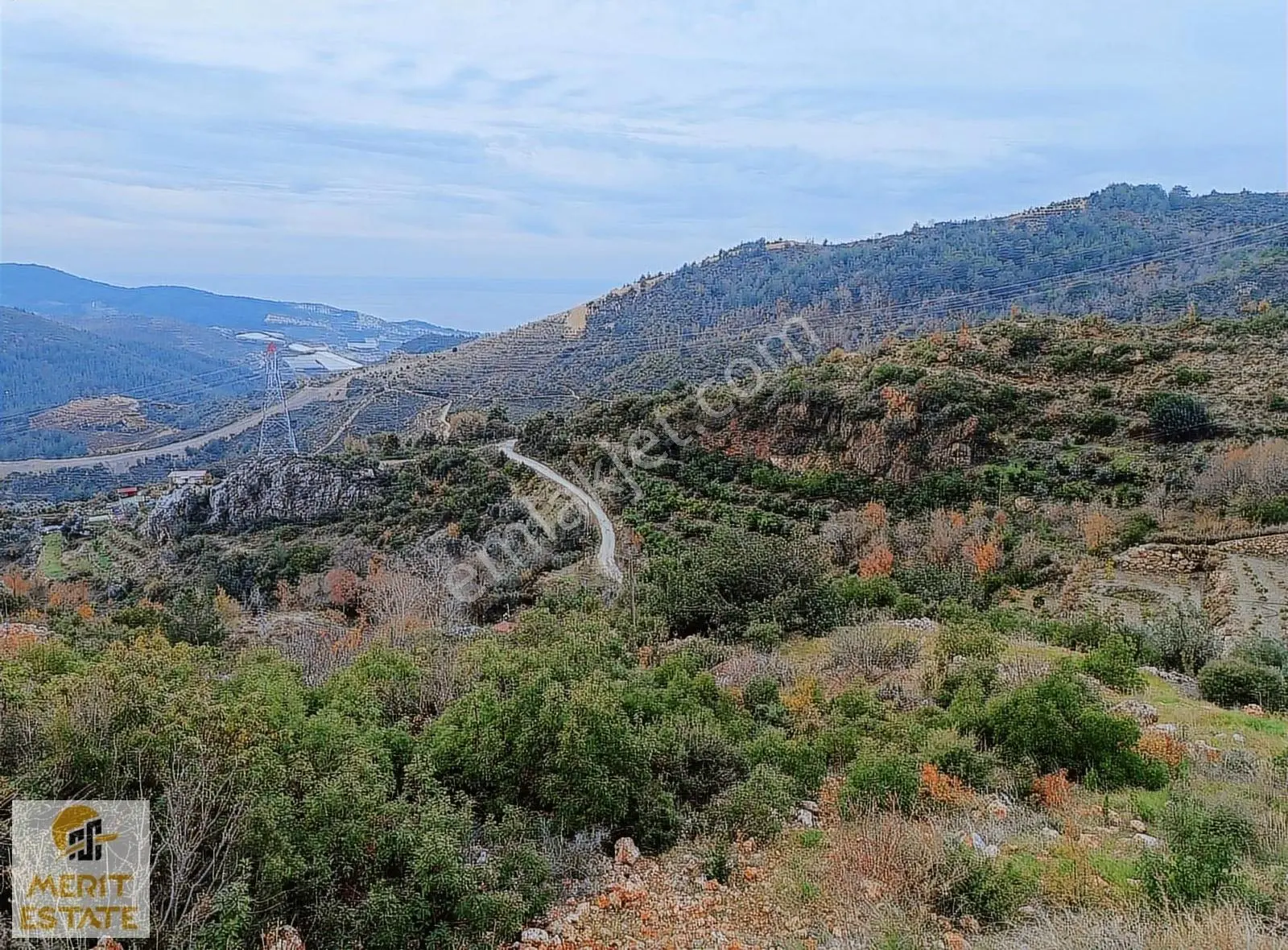 Mahmutlar Gözüküçüklü Mah. Deniz Manzaralı 1300m2 Satılık Tarla - Görsel 2