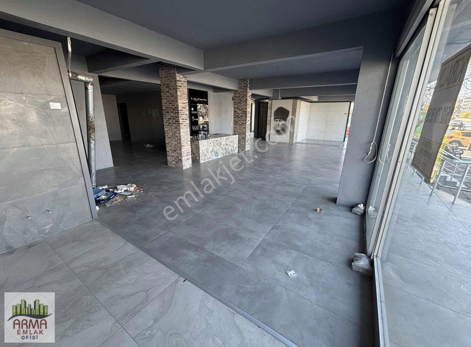 Sağlık Mah. E5/anayola 20 Metre Cepheli 400m2 Kiralık Dükkan - Görsel 3
