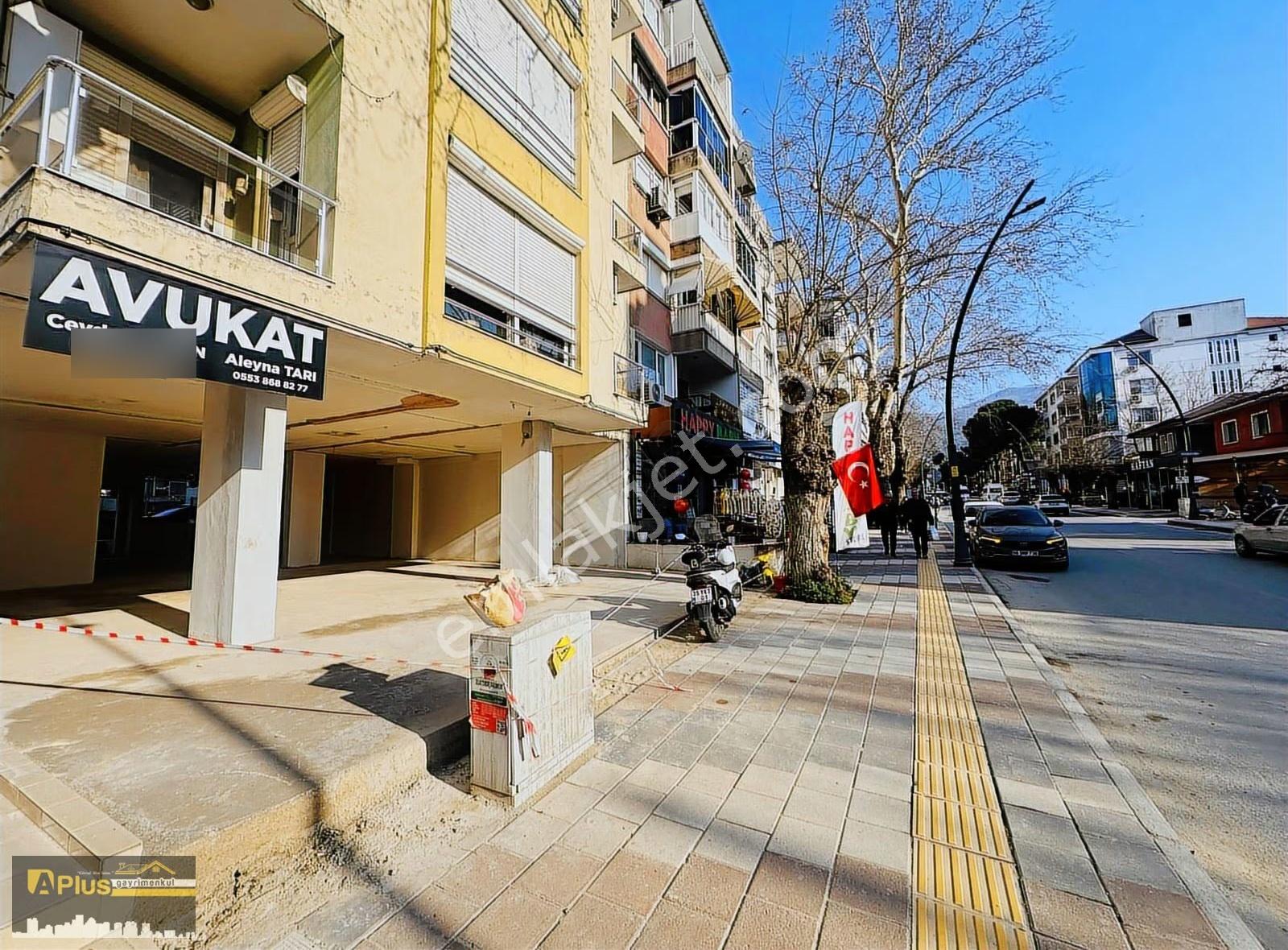 A Plus Gayrimenkulden İstasyon Caddesinde 180 M2 Satılık Dükkan