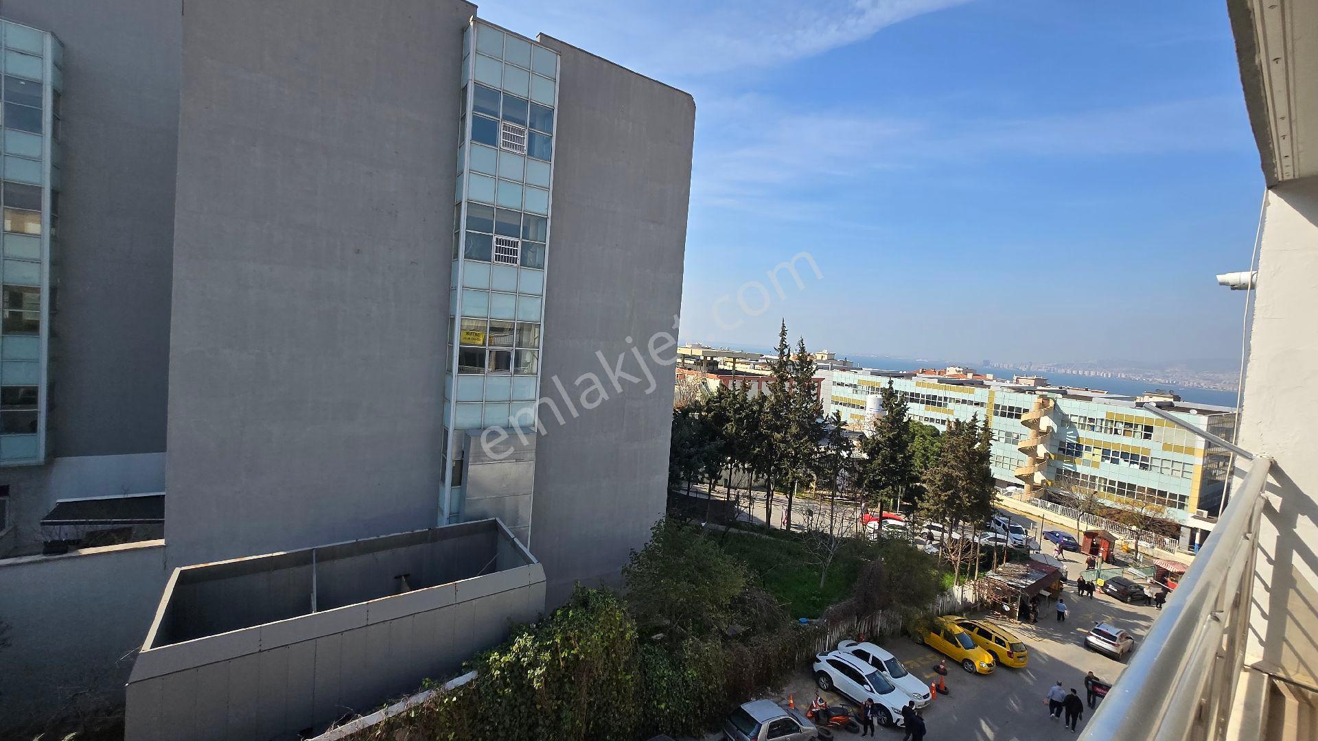 Yeşilyurt Devlet Hastanesi Karşısı 3+1 Doğalgazlı Deniz Manzaralı Çift Balkonlu Masrafsız - Görsel 4